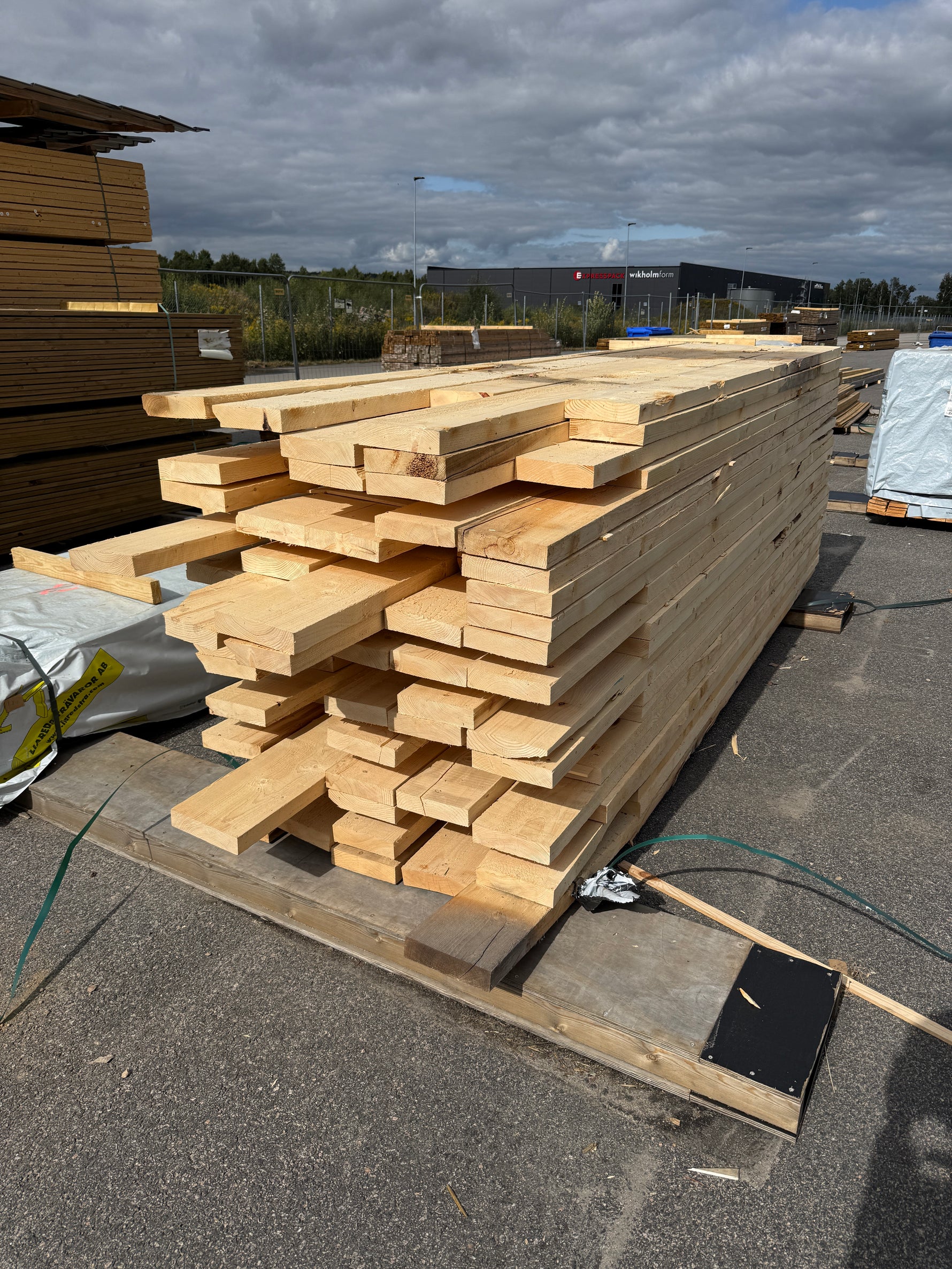Paket Ohyvlade Reglar 47x200mm- 120st (3.0-3.90m)