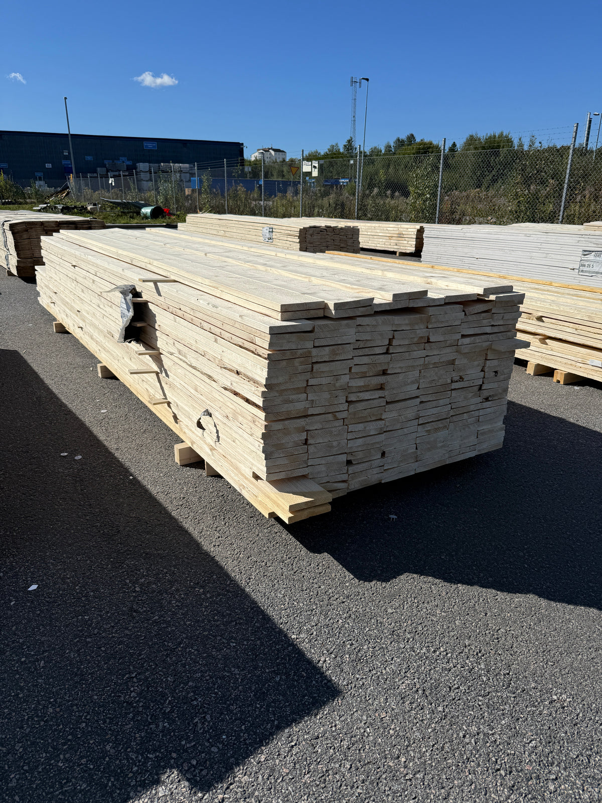 Paket Finsågade Brädor 22x145mm 3,60–4,20m 180st (Andra Sortering)