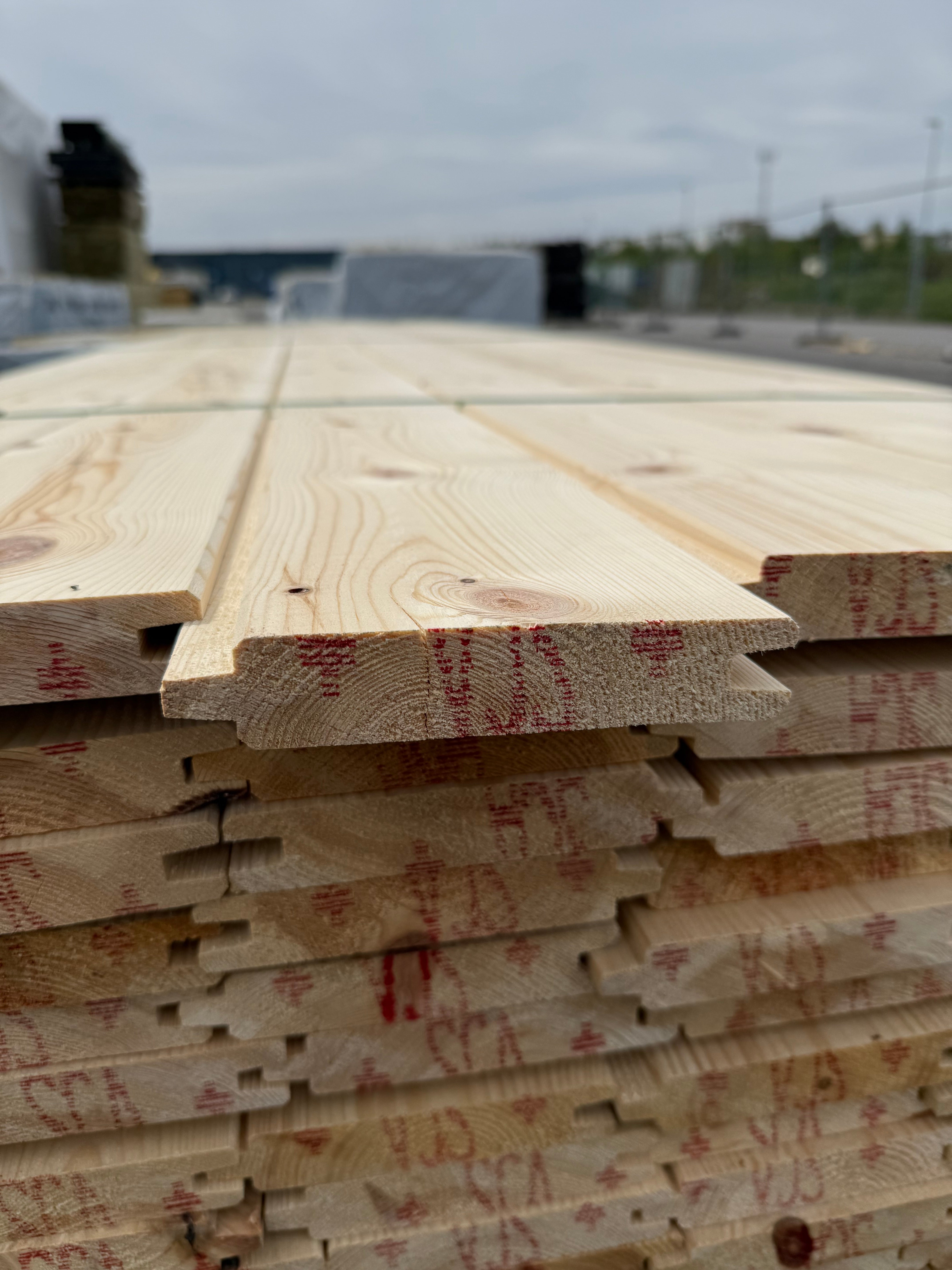 Paket Spontad Panel Hyvlad- 27x145mm 3.90m 128st Obehandlad