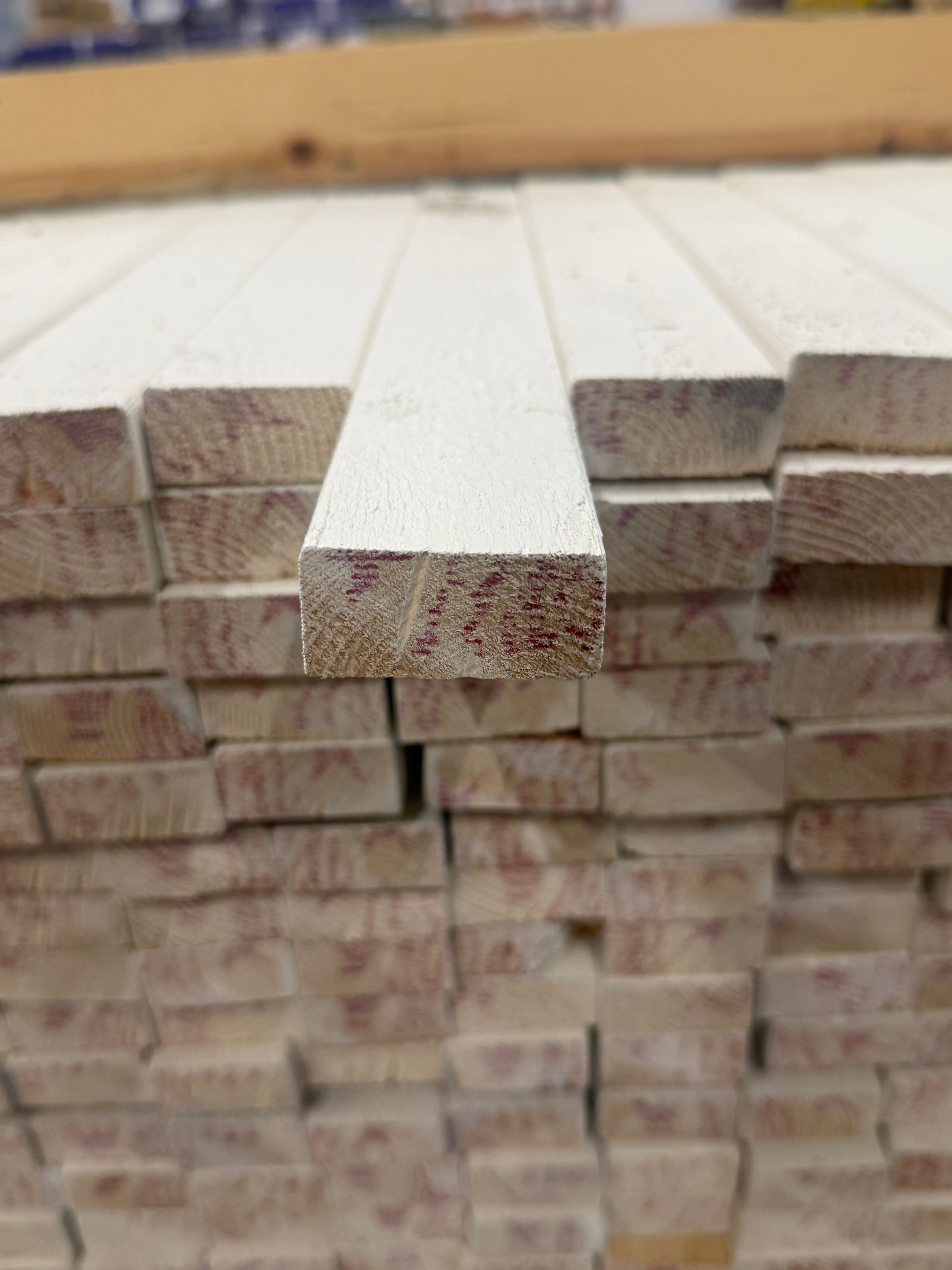 Lockläkt 22x45mm – Vitmålad