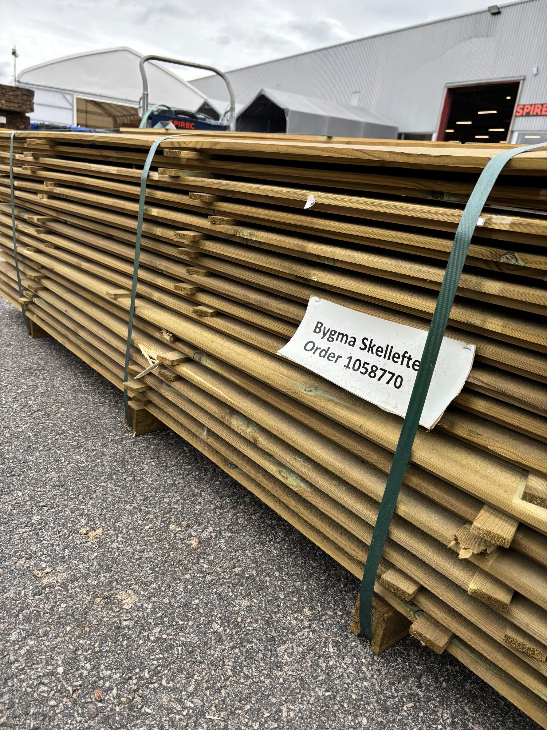 Paket Tryckimpregnerad Ytterpanel Enkelfas Halvspont 22x145mm – 118st