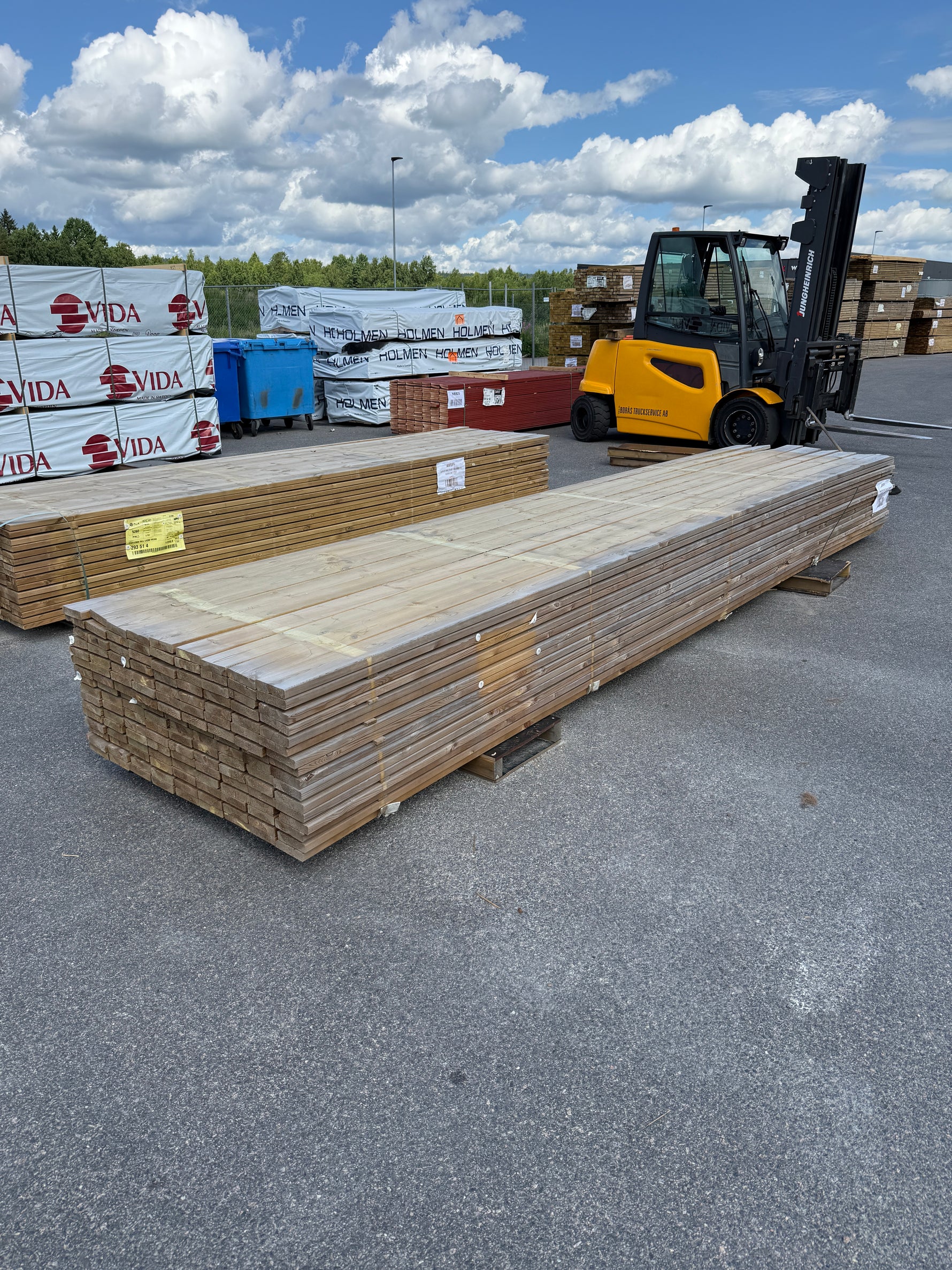 Paket Tryckimpregnerad Rillad Trall 28x120mm, 144st 5.10m- Väderbitet