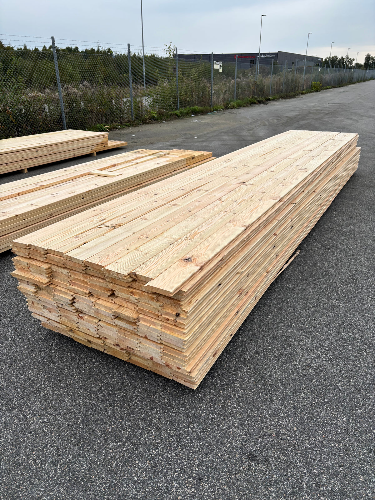 Paket Spontade Furu Brädor 27x145mm 5,40m – 152st (Andra Sortering)