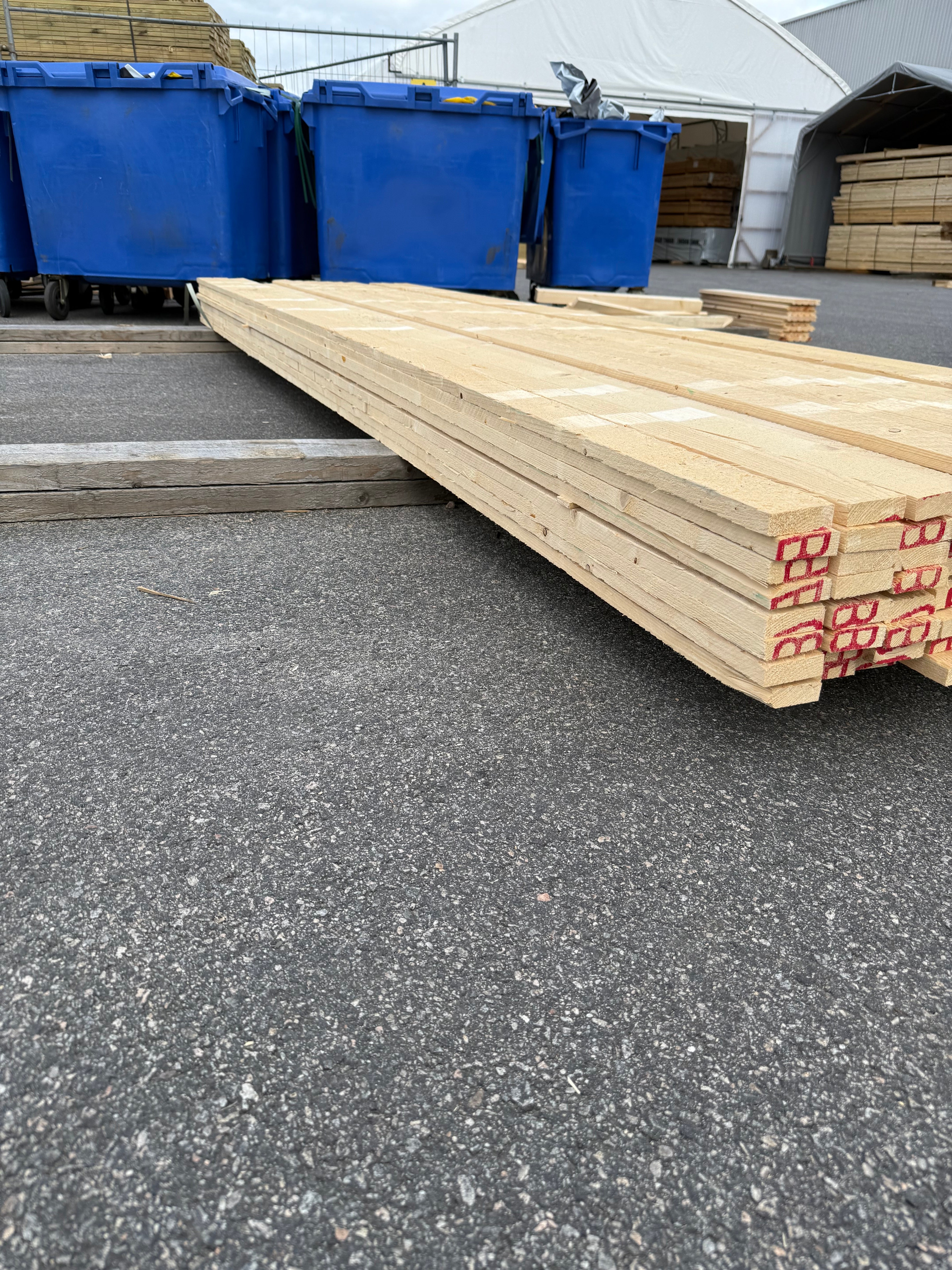Paket Brädor 19x63mm – 117 st (3,90 m, gran, ohyvlad/råsågad)