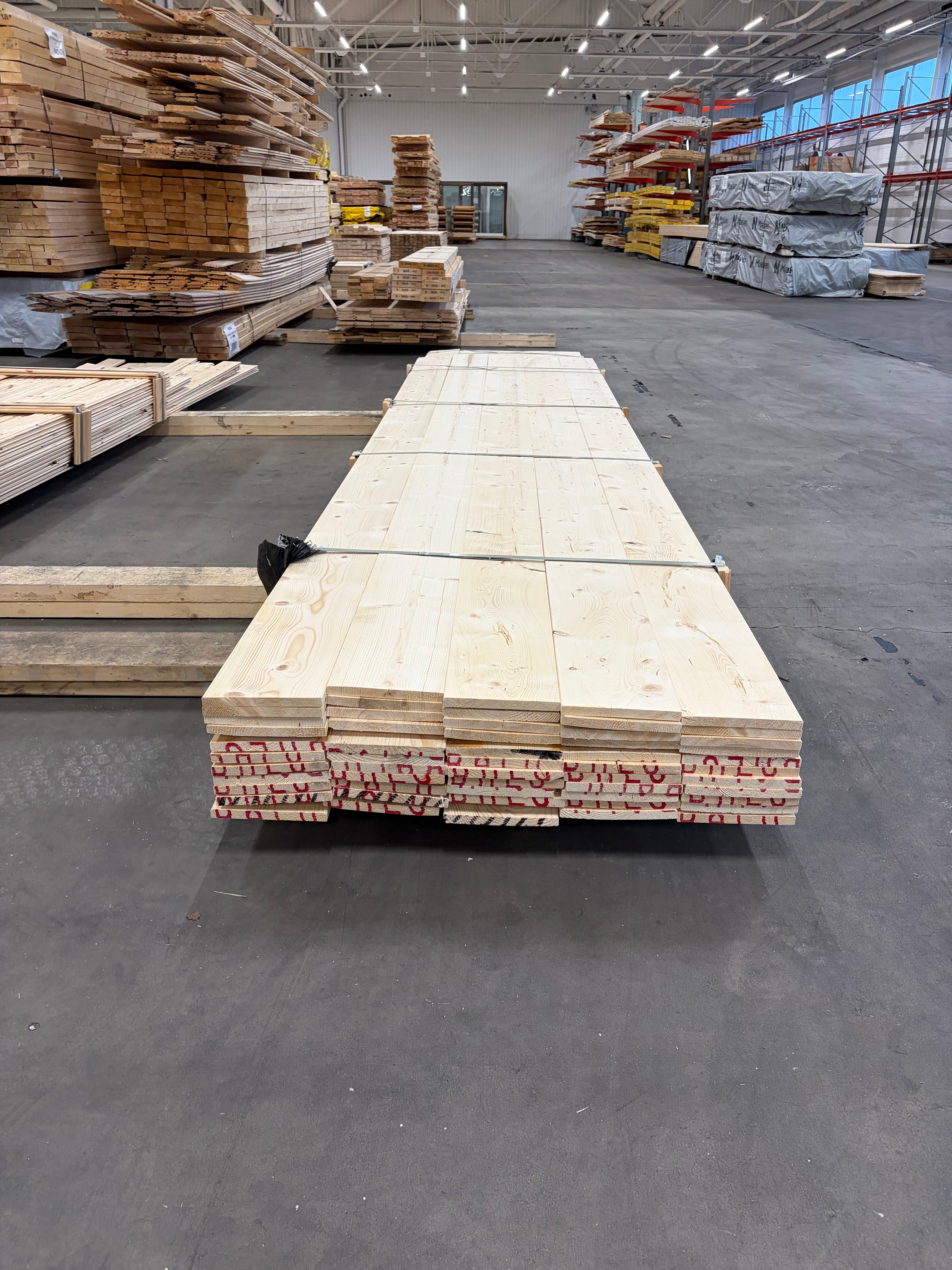 Paket Brädor Runtomhyvlat 4-fas – 55 st (4,2–5,1 m, Gran, Utskott)