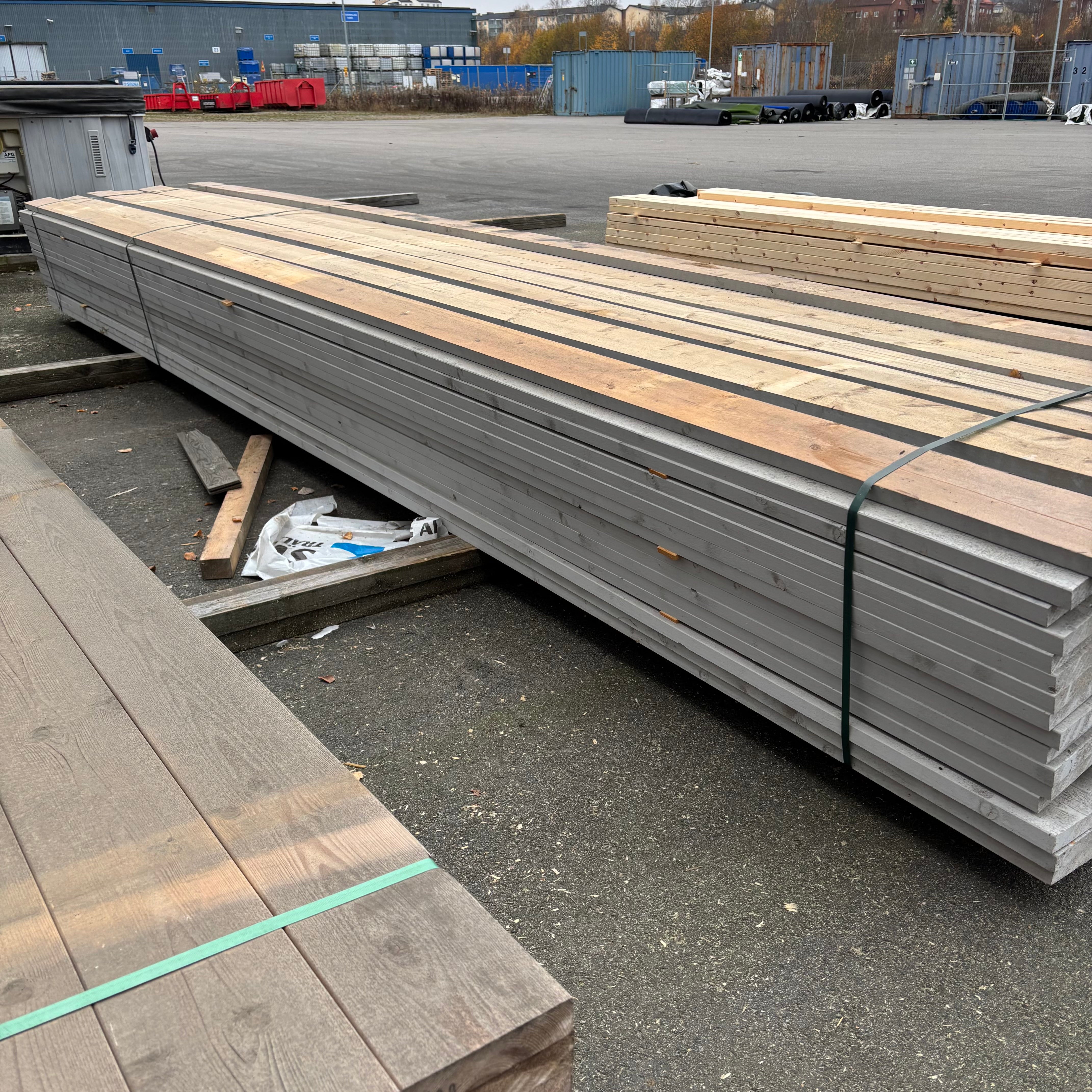 Paket Ytterpanel Finsågad 28x120mm – 136 st (5,40 m, Grå NCS S3000-N)