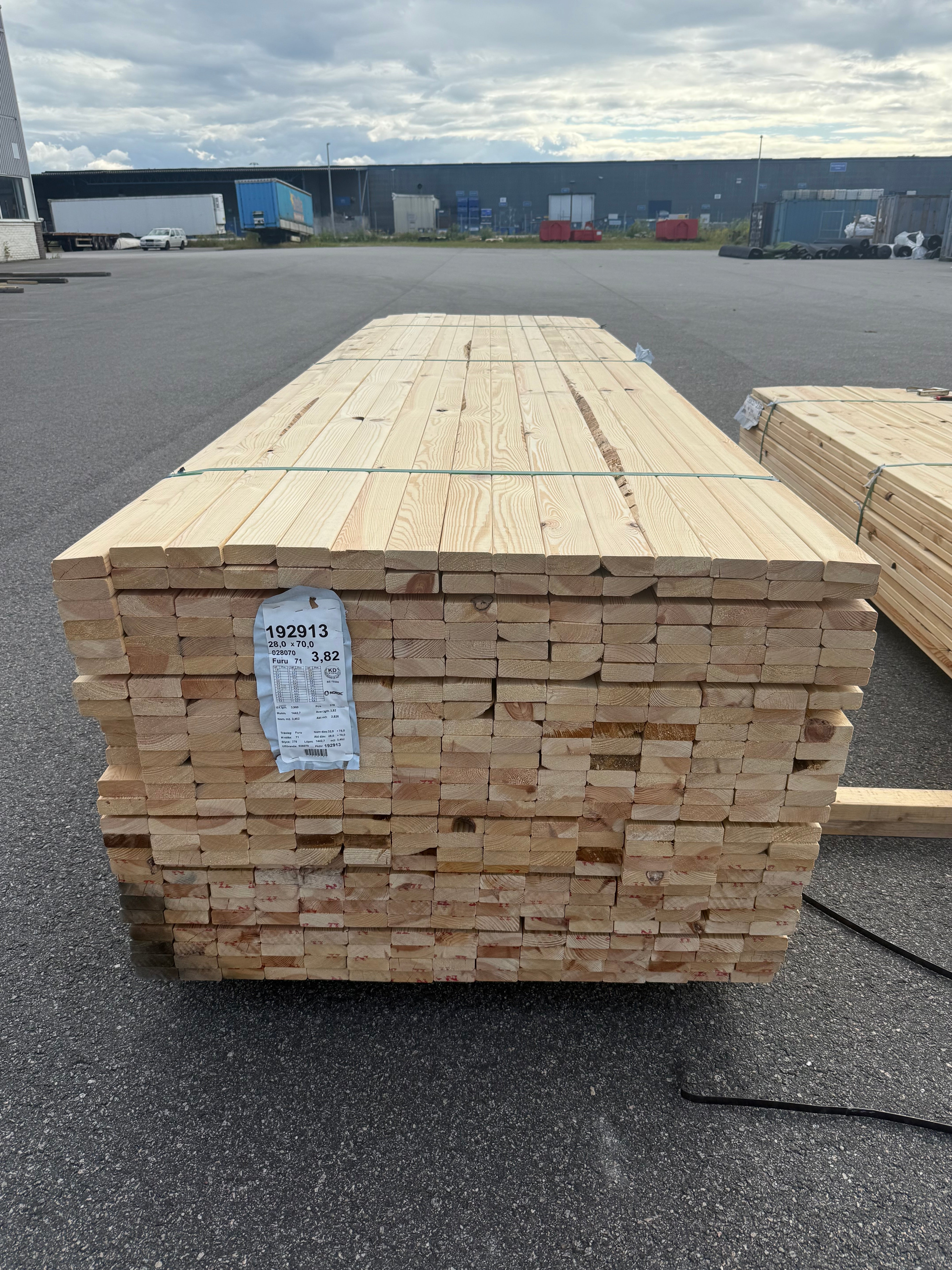 Paket Glespanel28x70mm furu 390st