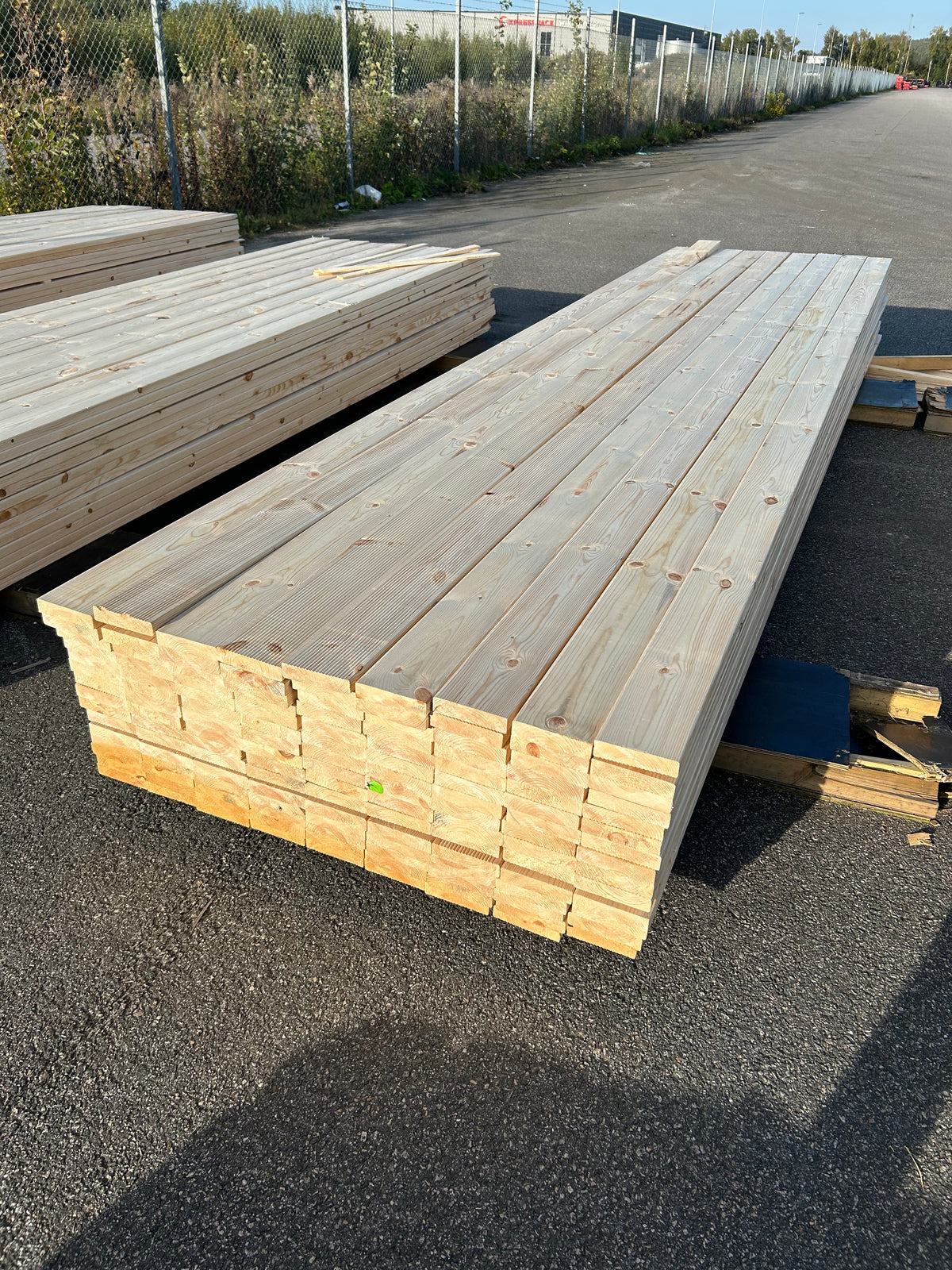 Paket Obehandlad Rillad Furu Trall 28×120 mm (4,50 m) 135 st