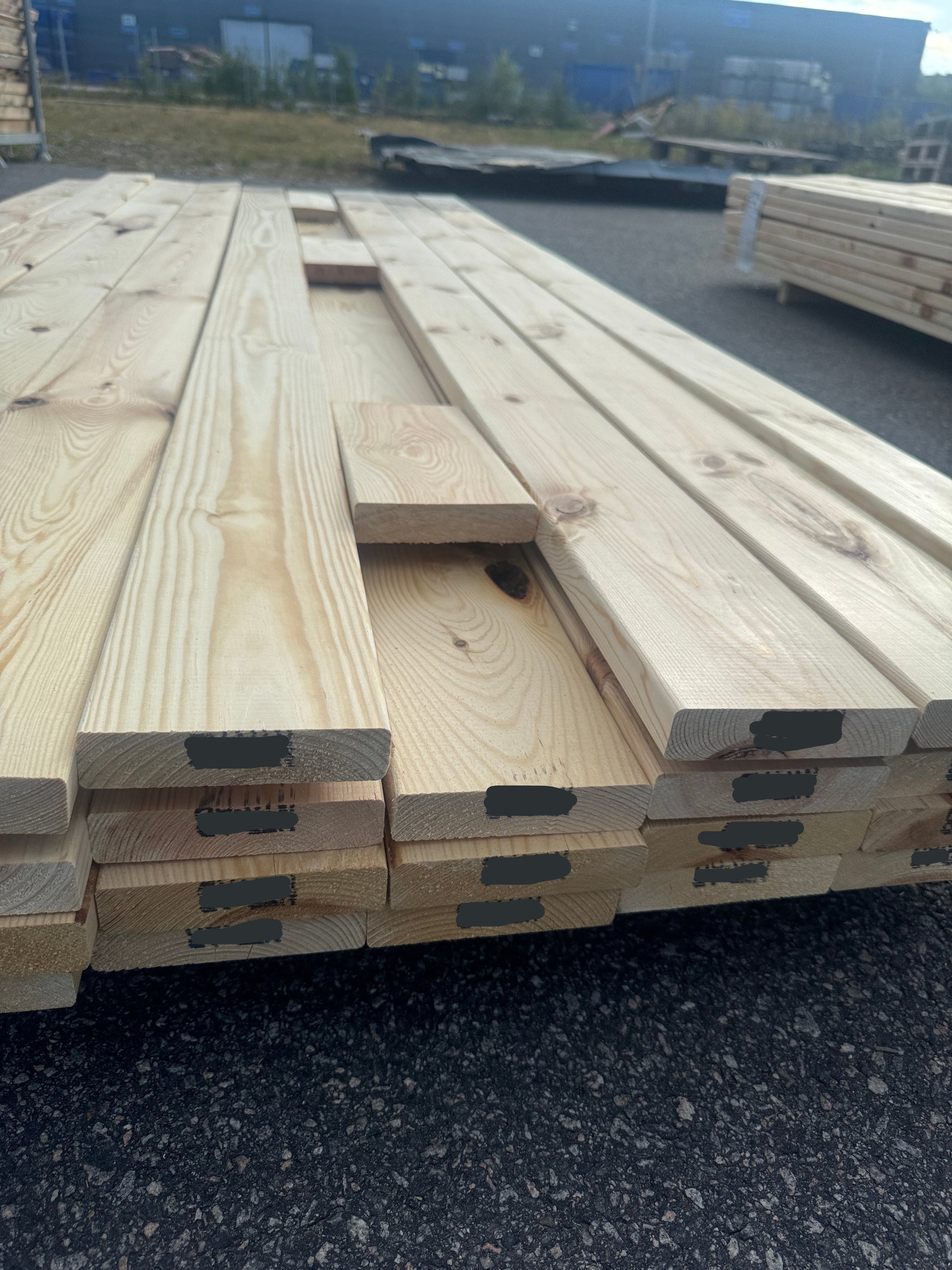 Paket Hyvlad 28x120 – 35st – 2.70 m – ANDRASORTERING
