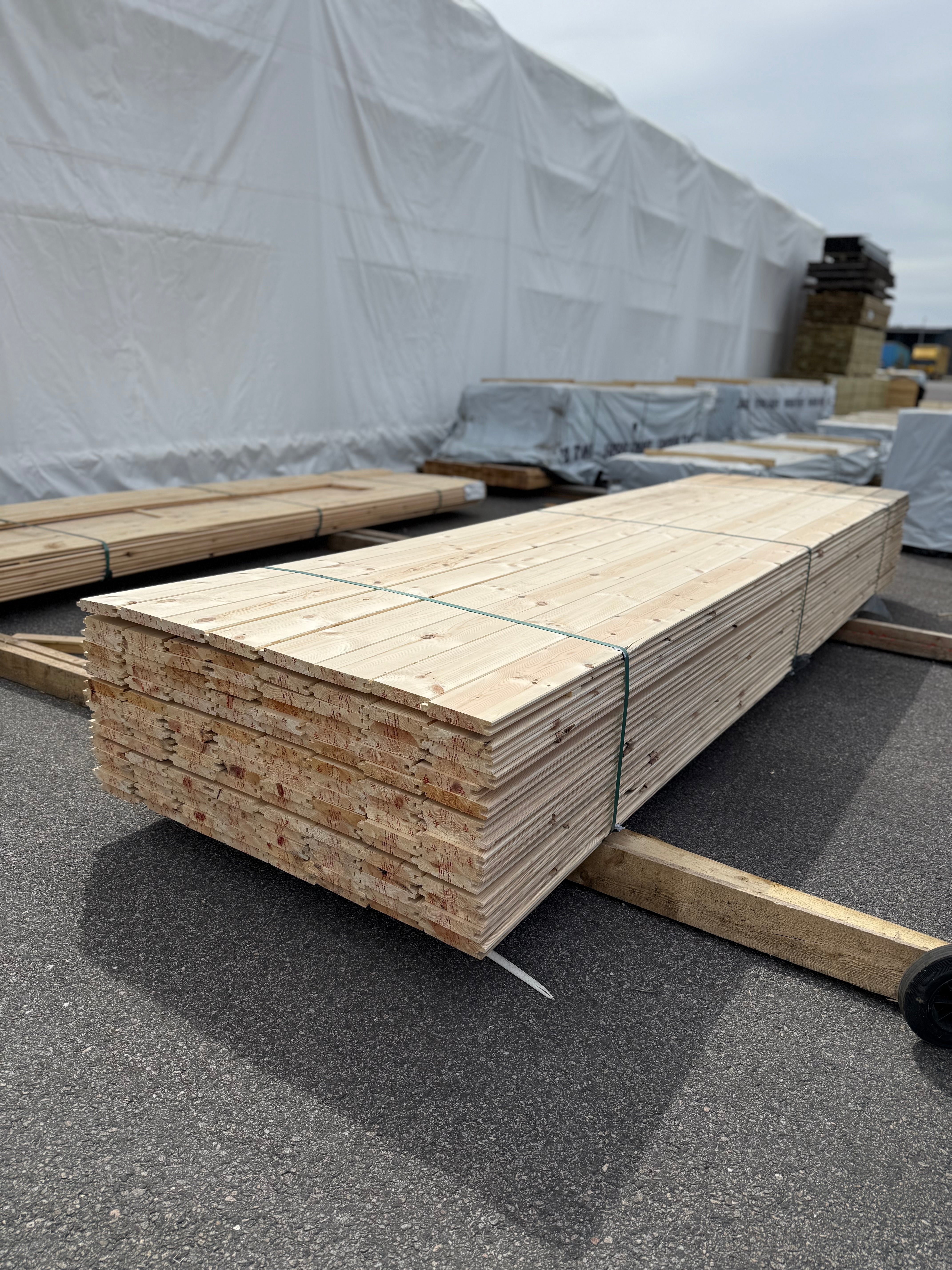 Paket Spontad Panel Hyvlad- 27x145mm 3.90m 128st Obehandlad
