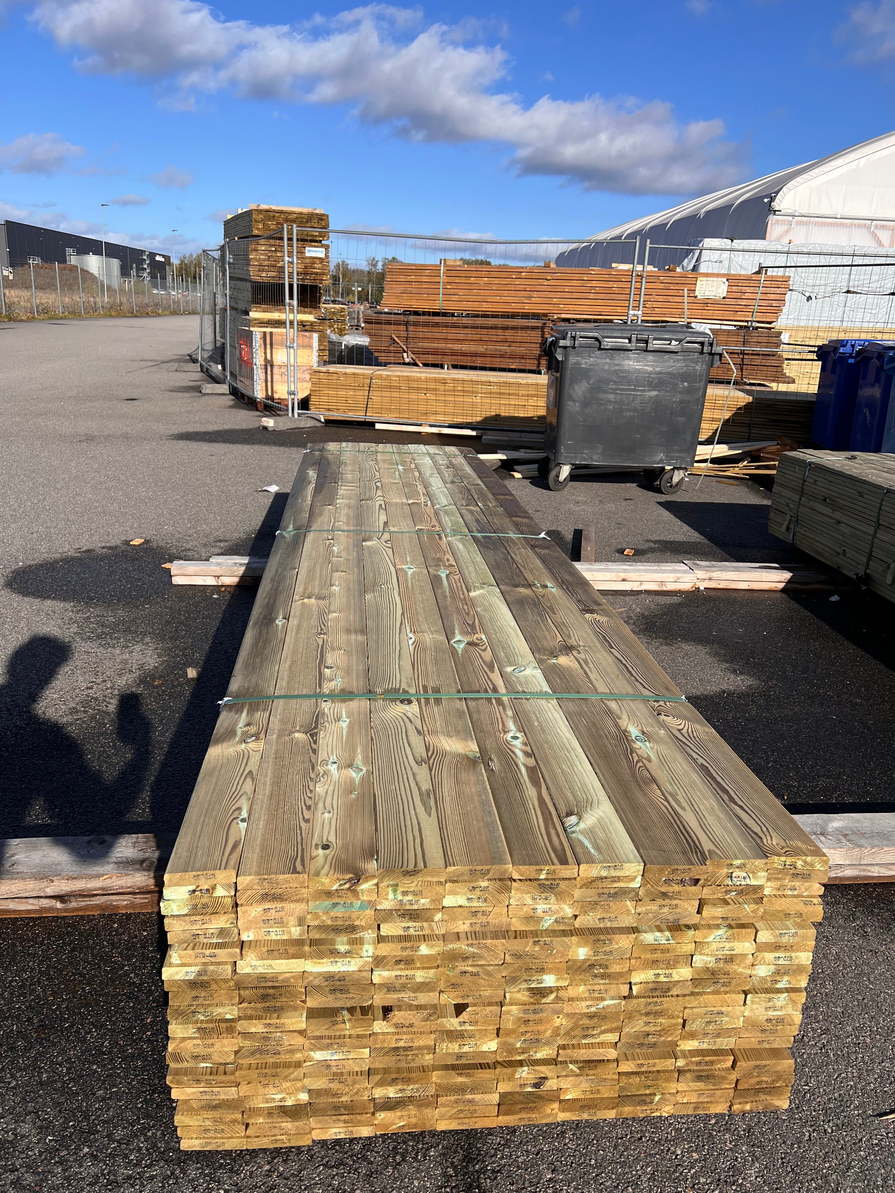 Tryckimpregnerad trall 22x95 – 200 st 4,20m (B-sortering)