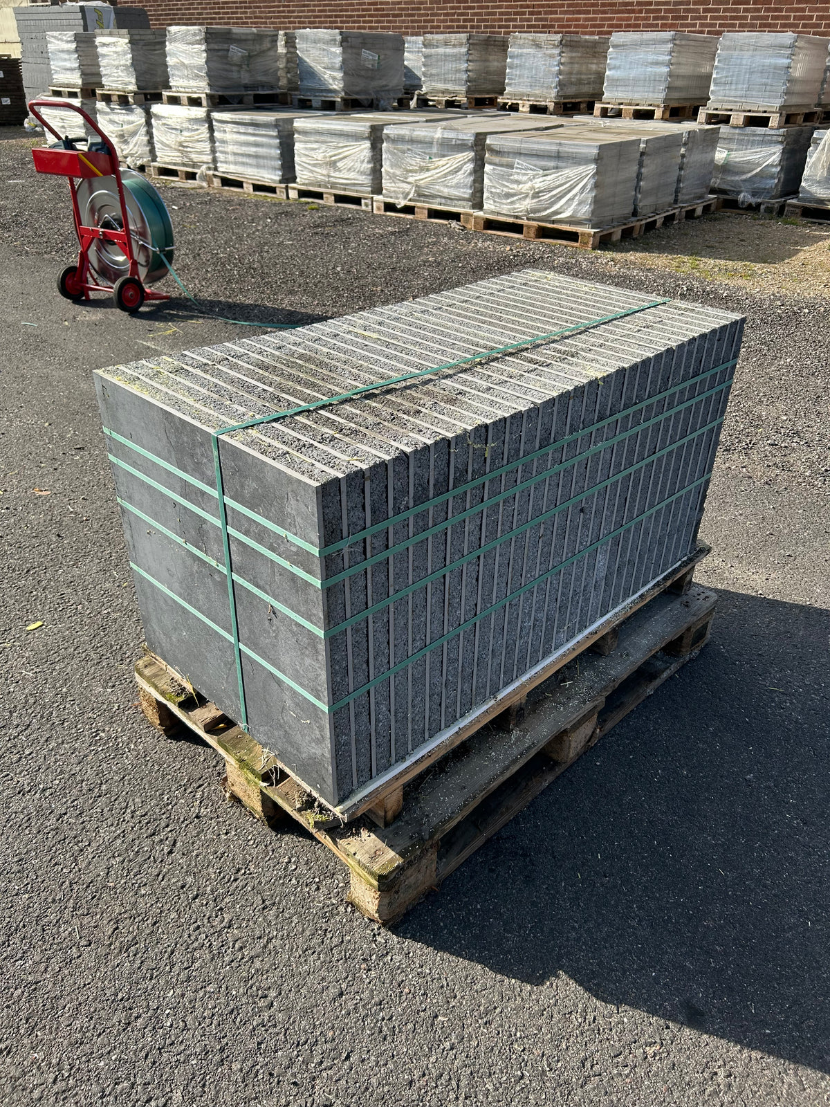 Pall GeoCeramica Marmorsten Svart 600×600×40 mm – 28 st, 10,08 m²