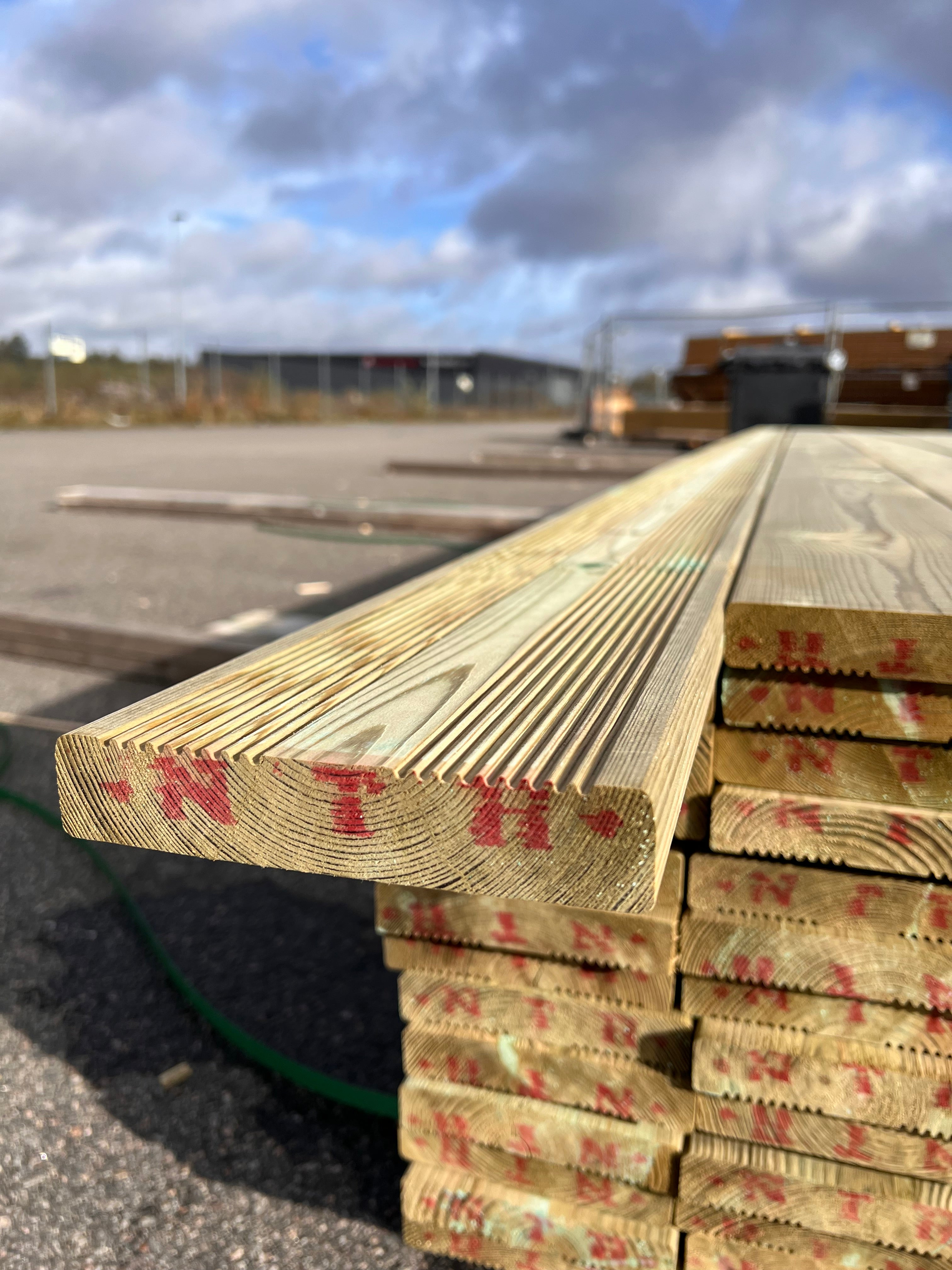 Paket Tryckimpregnerad Trall 27x145 Rillad  91 st (B-Sortering)
