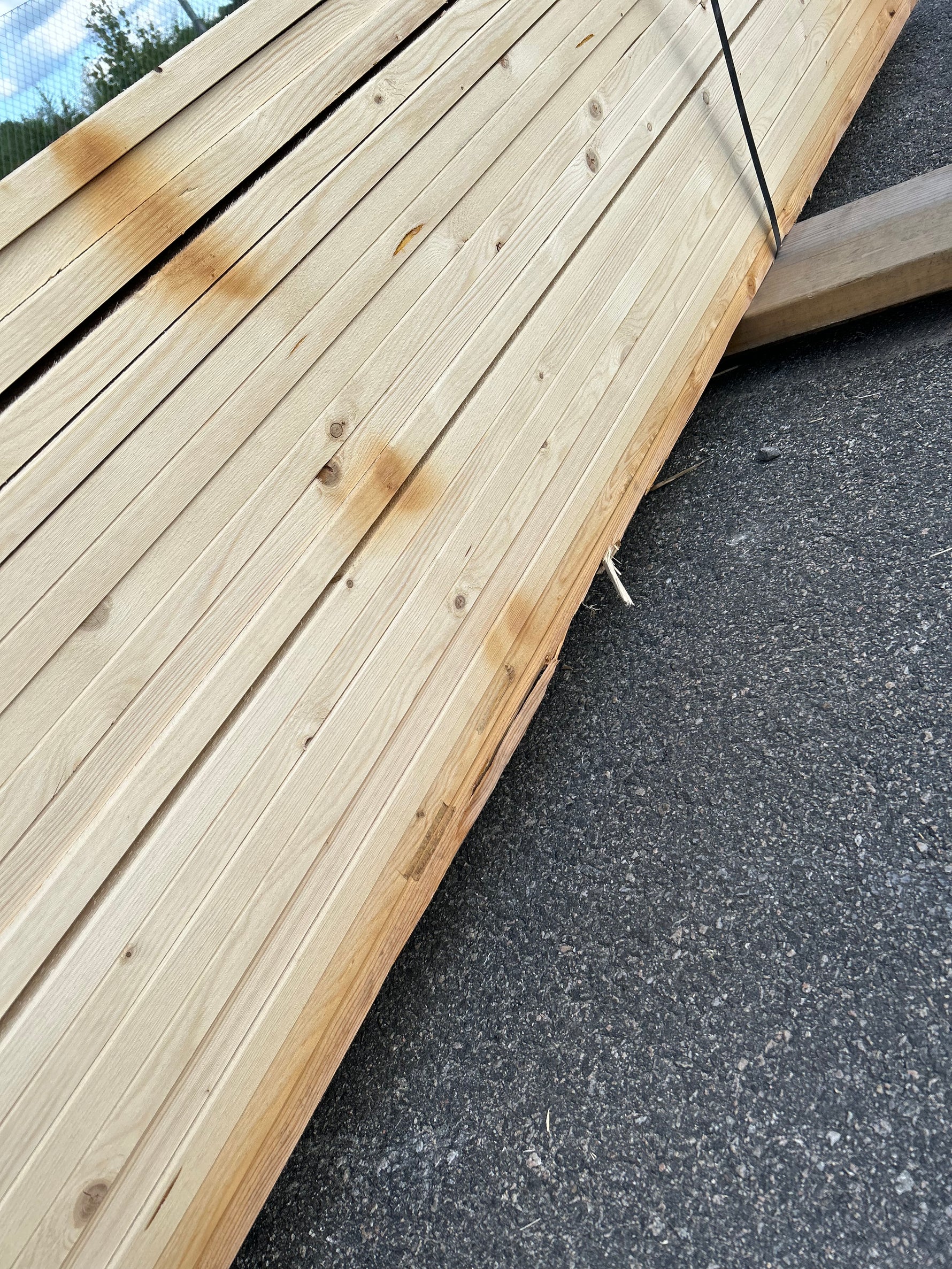 Paket Finsågade Brädor 28x145mm 4.50m 133st Obehandlad