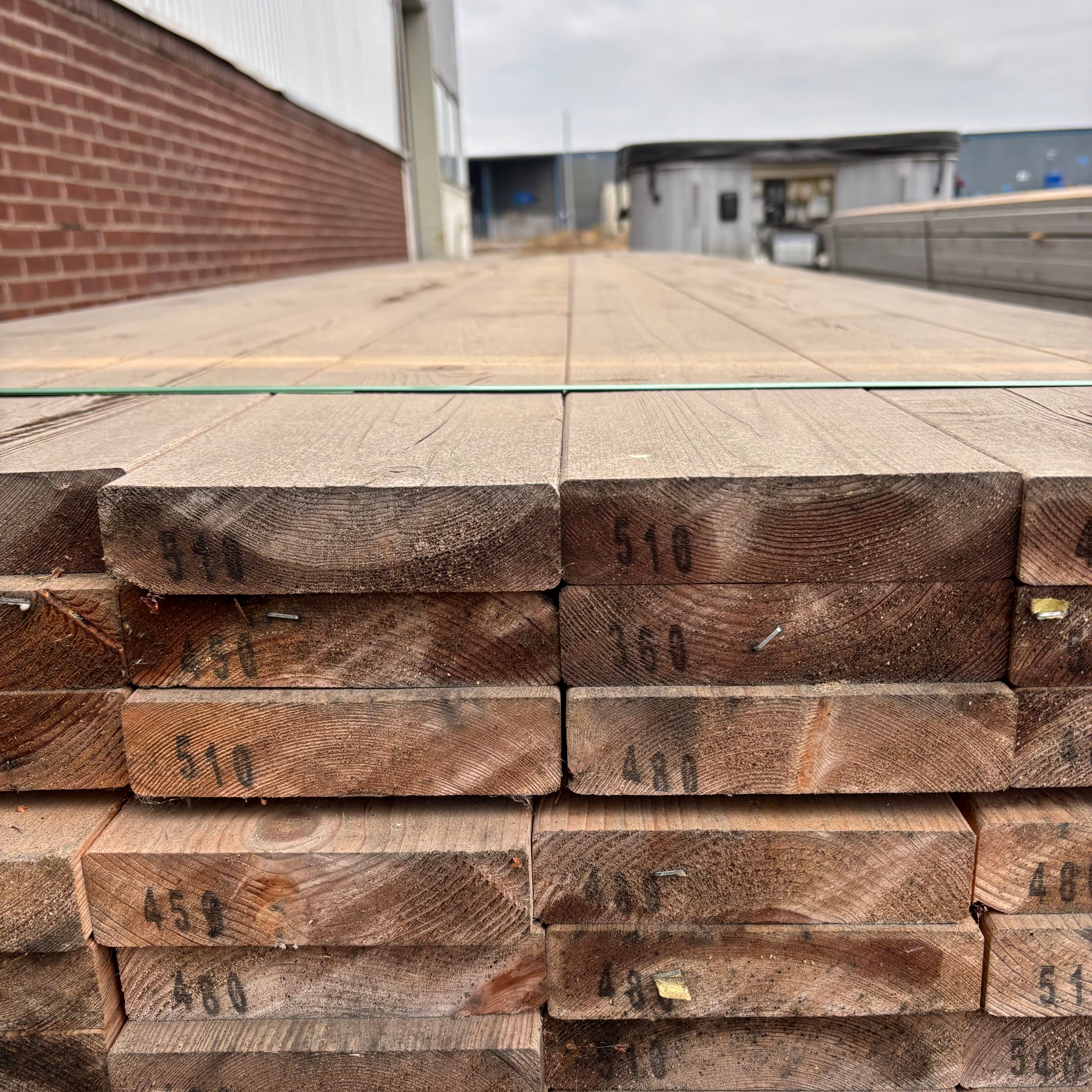 Paket Brädor Rundhyvlad 34x145mm – 70 st (3,6–5,4 m, Obehandlad Gran)