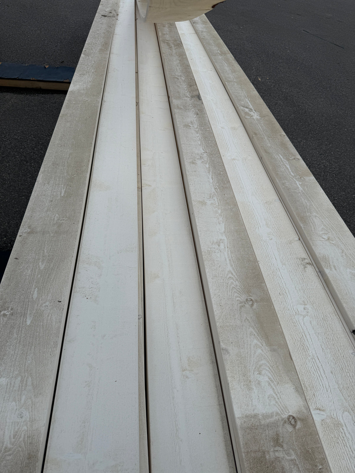 Paket Finsågade Brädor 22x170mm, 146st 5,40m Grundmålade