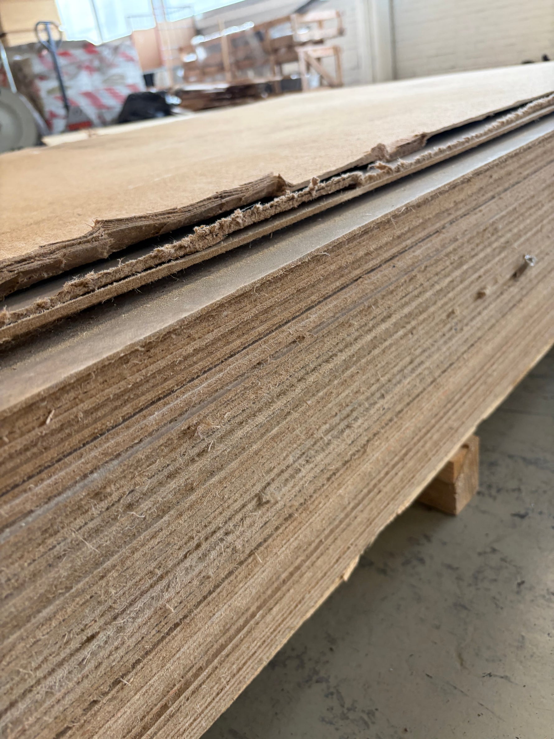 Pall Masonitskivor 2440x1220x3mm – ca 80st