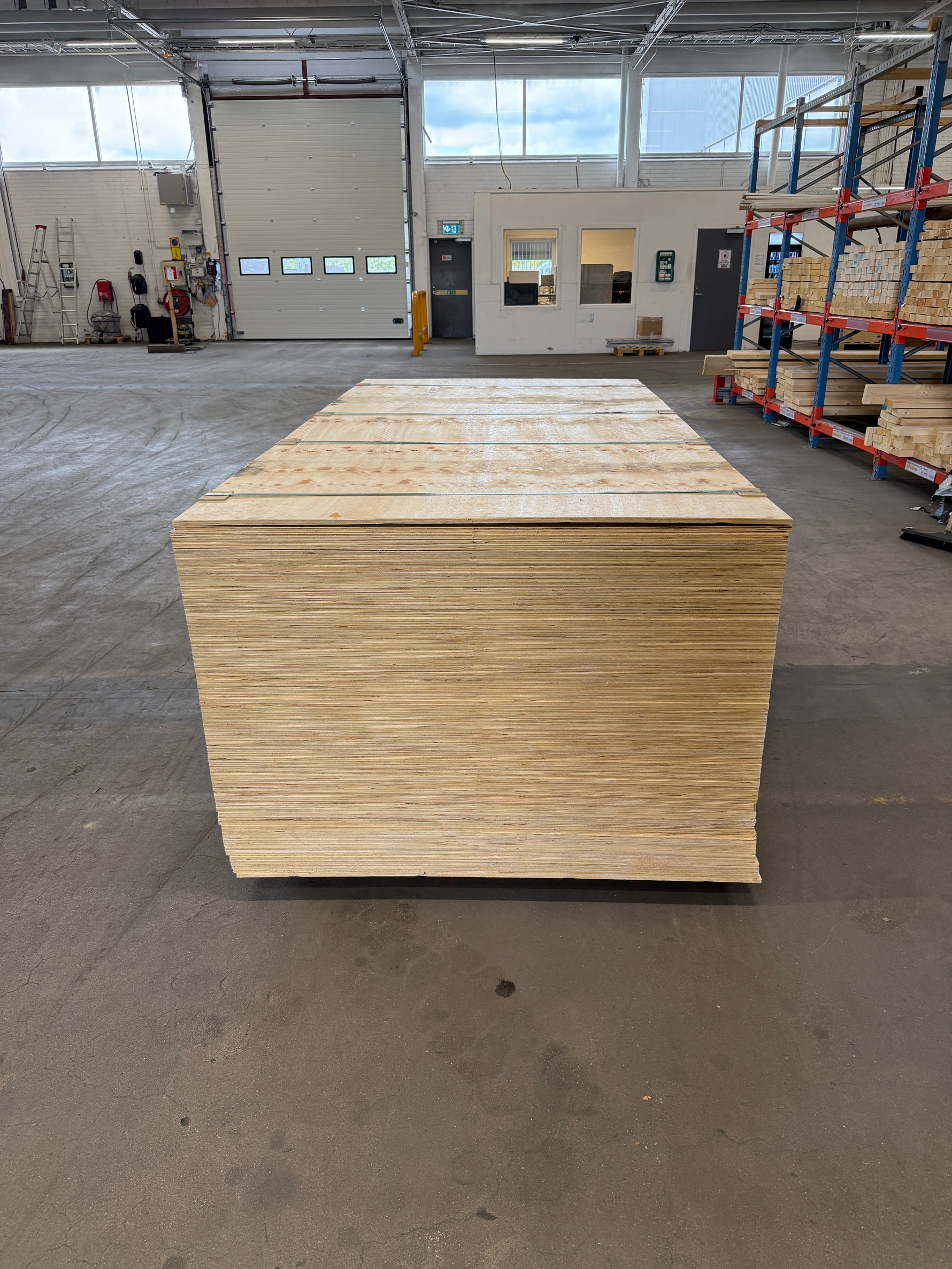 PLYWOOD SKIVOR- 12x1220x2440MM