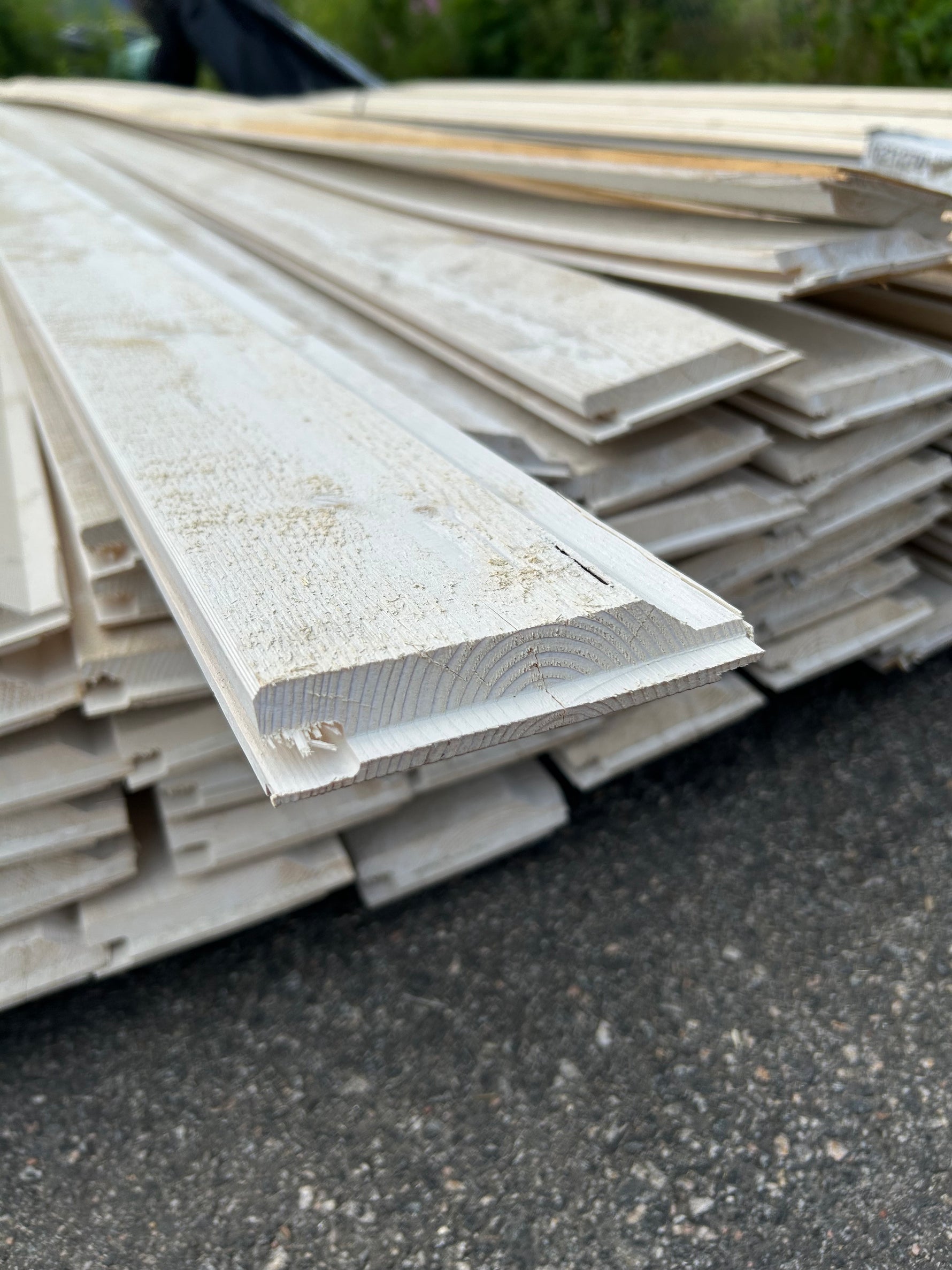 Paket Enkelfas Ändspont 22x120mm 65st 5.40m Grundmålad