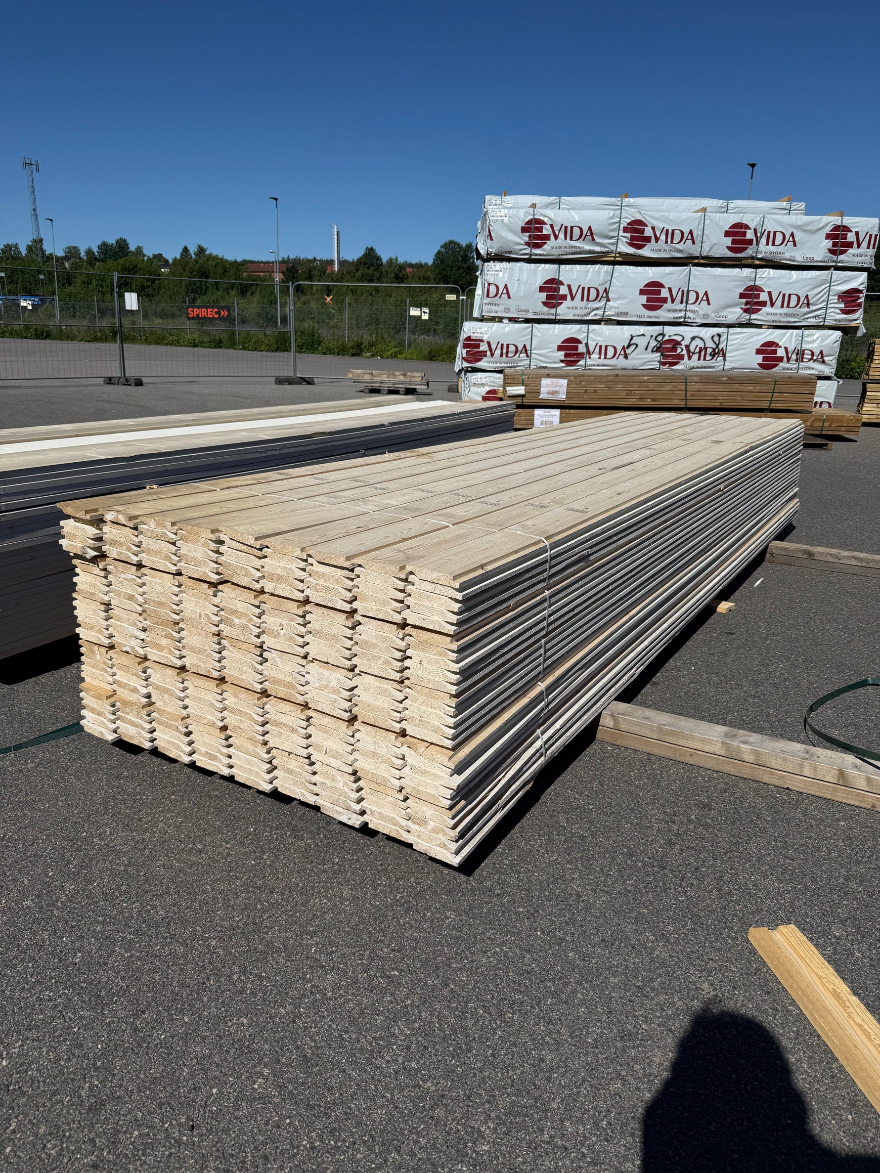Paket Ytterpanel Enkelfas Halvspont 22x120mm, 225st 4.20m Grundmålad