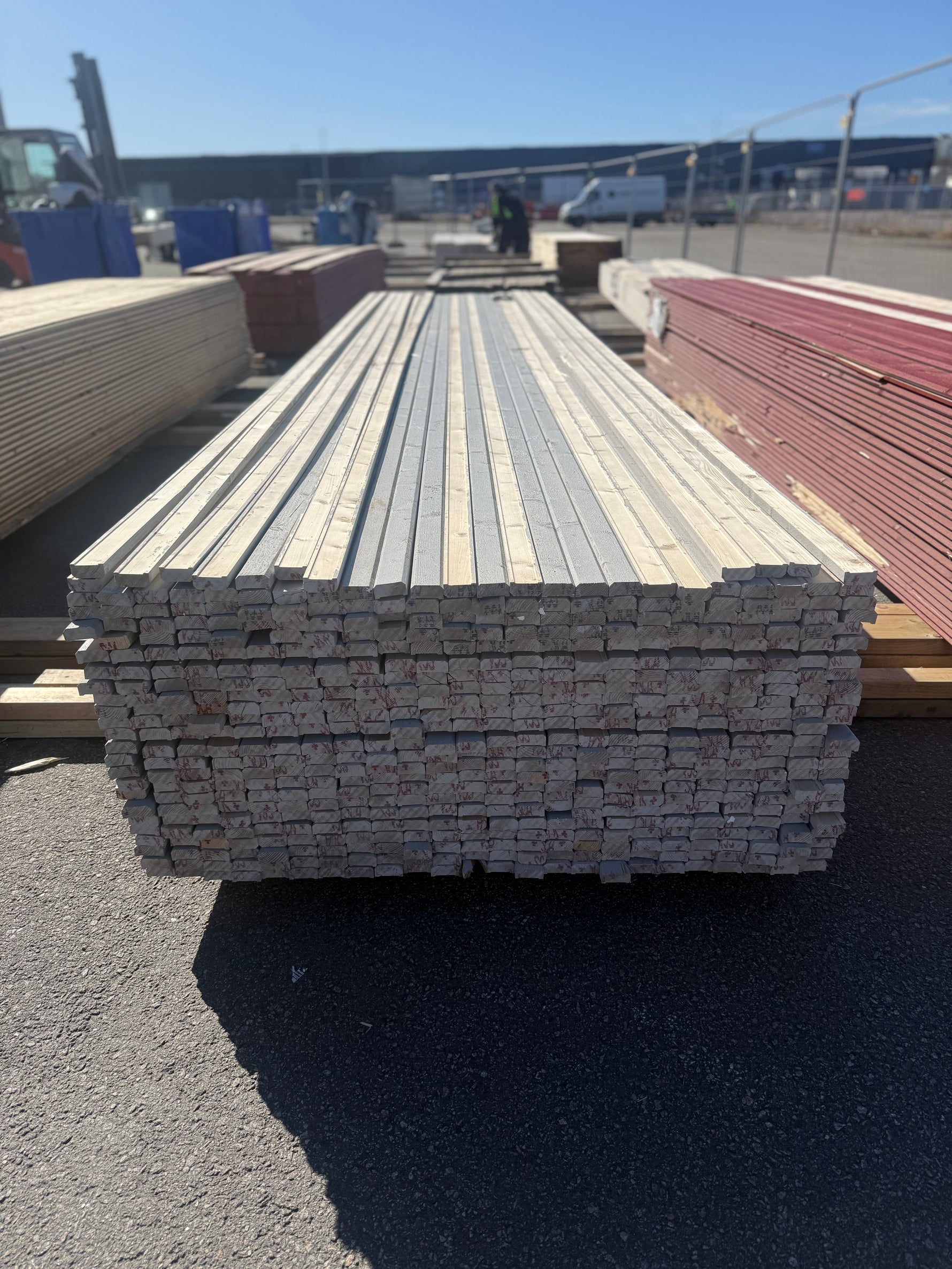 FÄRG? Paket lockläkt 22x45mm Gran MTO NCS mel Pc 4.80m 558st klibbig ljusgrå ingen färgkod - Spirec
