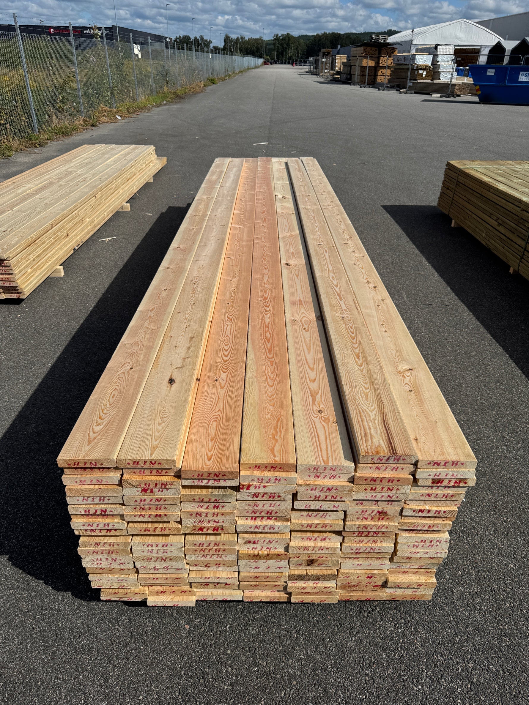 Paket Hyvlad 28x145 – 135st – 4.50–5.40 m – ANDRASORTERING