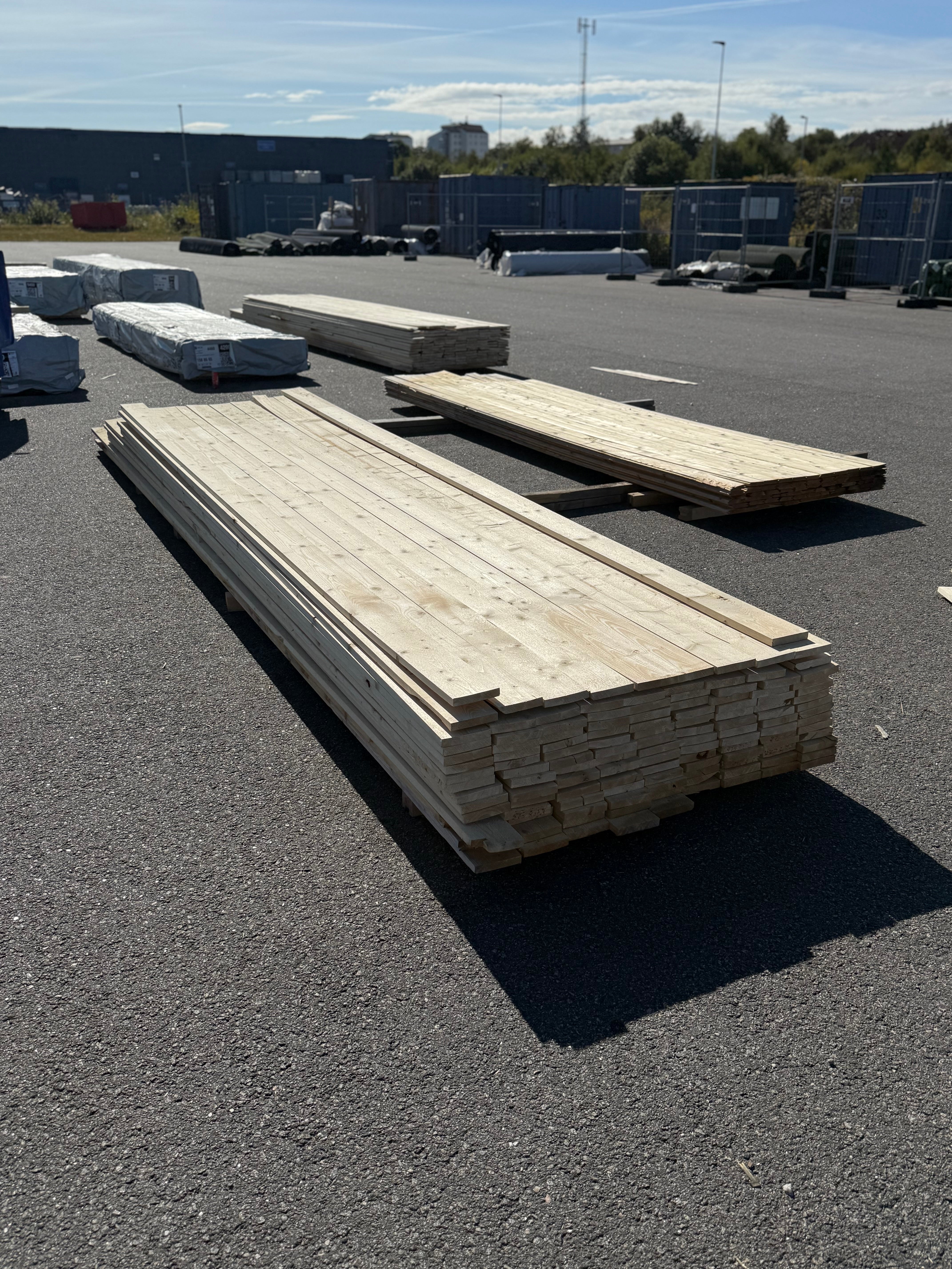 Paket Finsågad Panel 22x120mm 132st 4.20–5.40m – Andra sortering