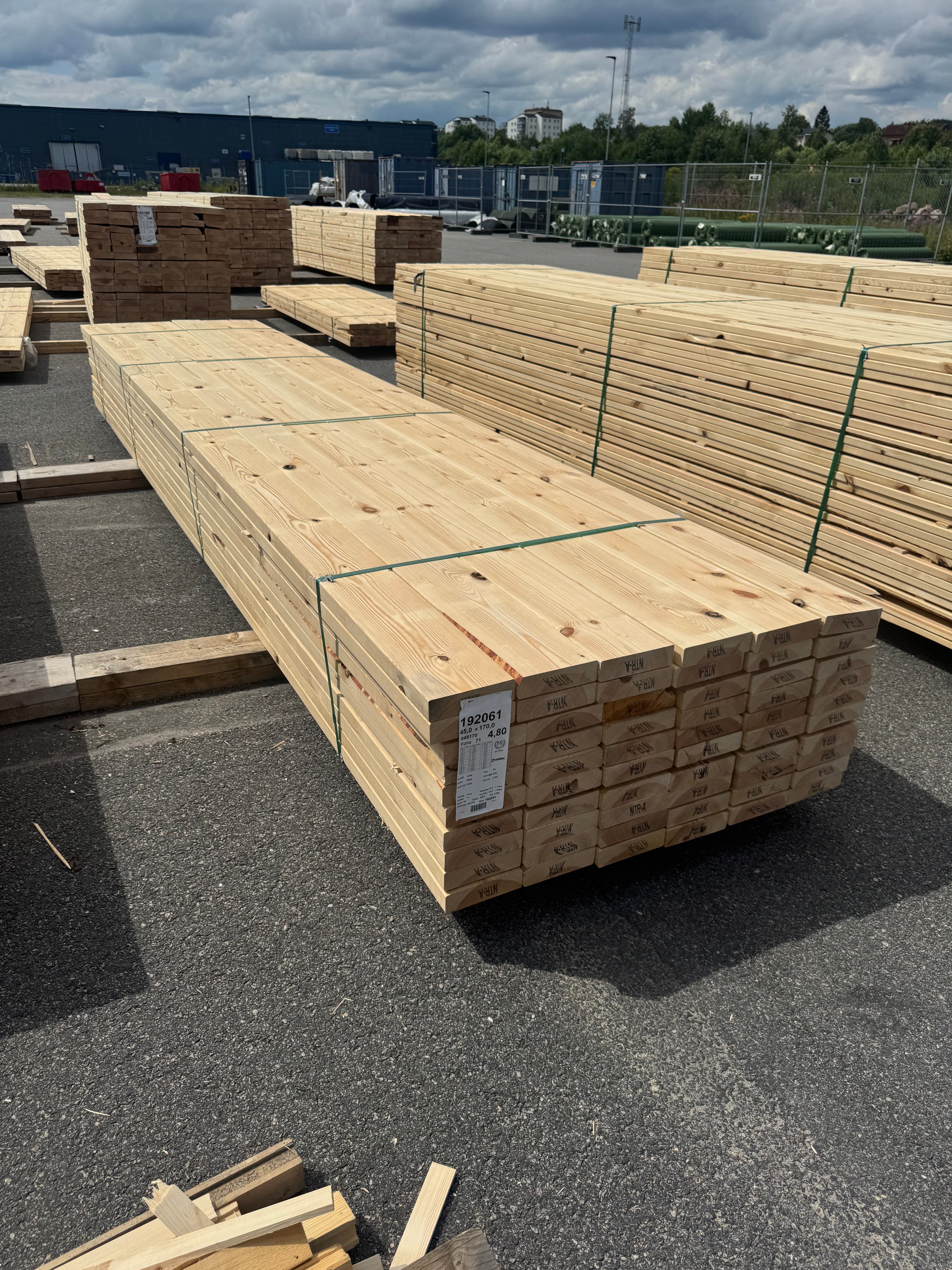 Paket Reglar 45x170 – 60 st (4,80 m, furu)