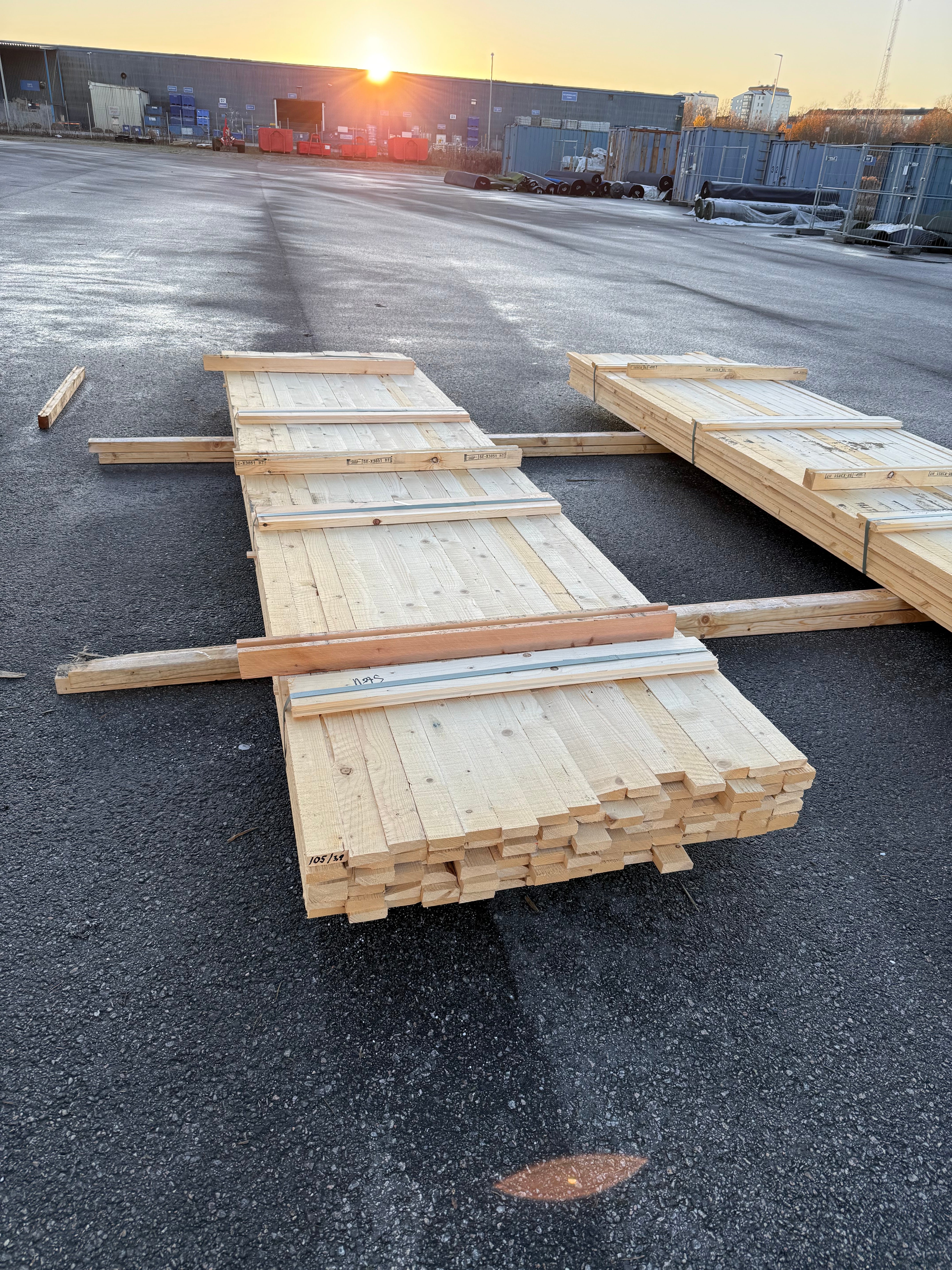 Paket Brädor 19x63mm – 105 st (3,90 m, gran, ohyvlad/råsågad)