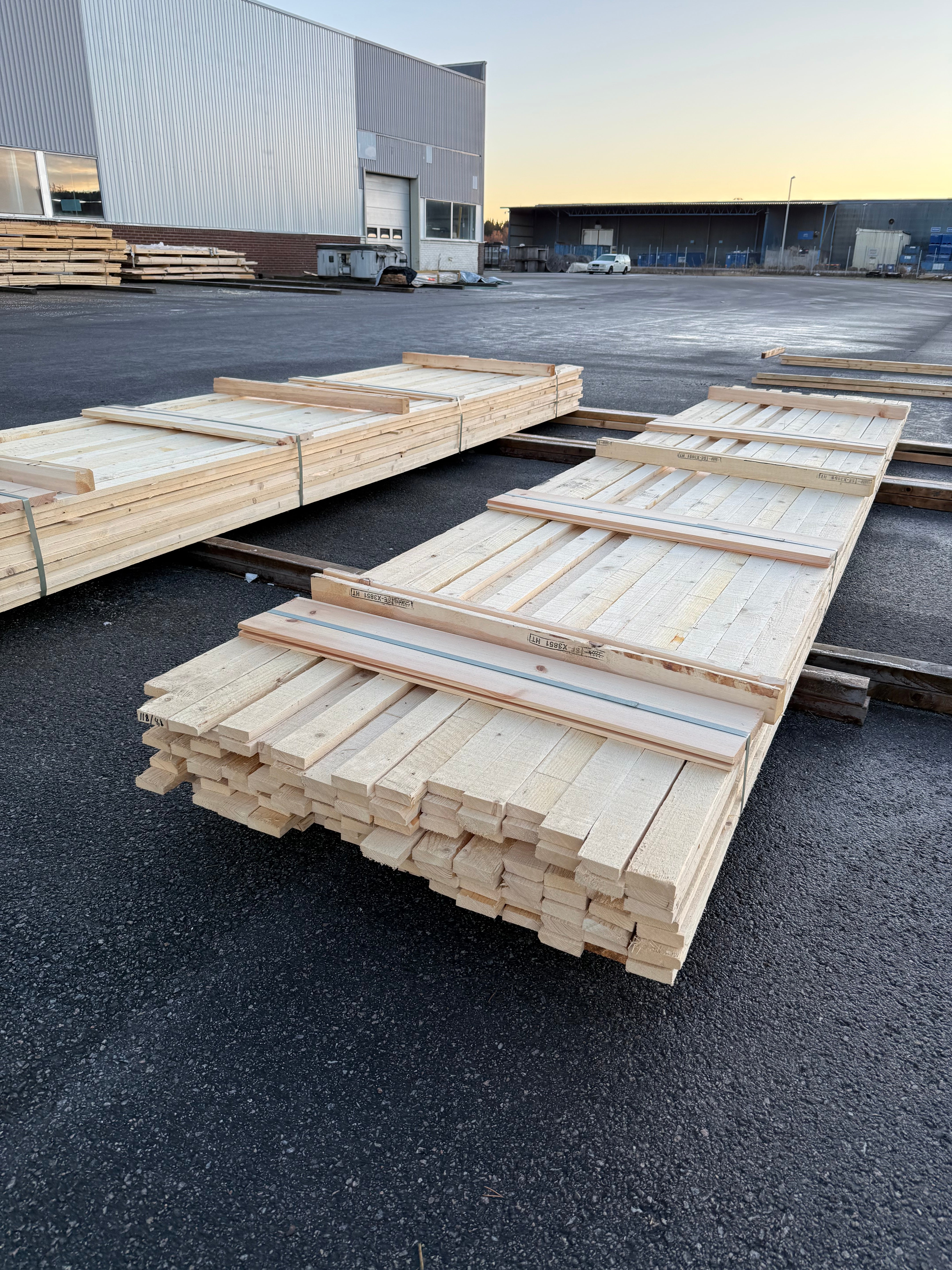 Paket Brädor 19x63mm – 118 st (4,80 m, gran, ohyvlad/råsågad)