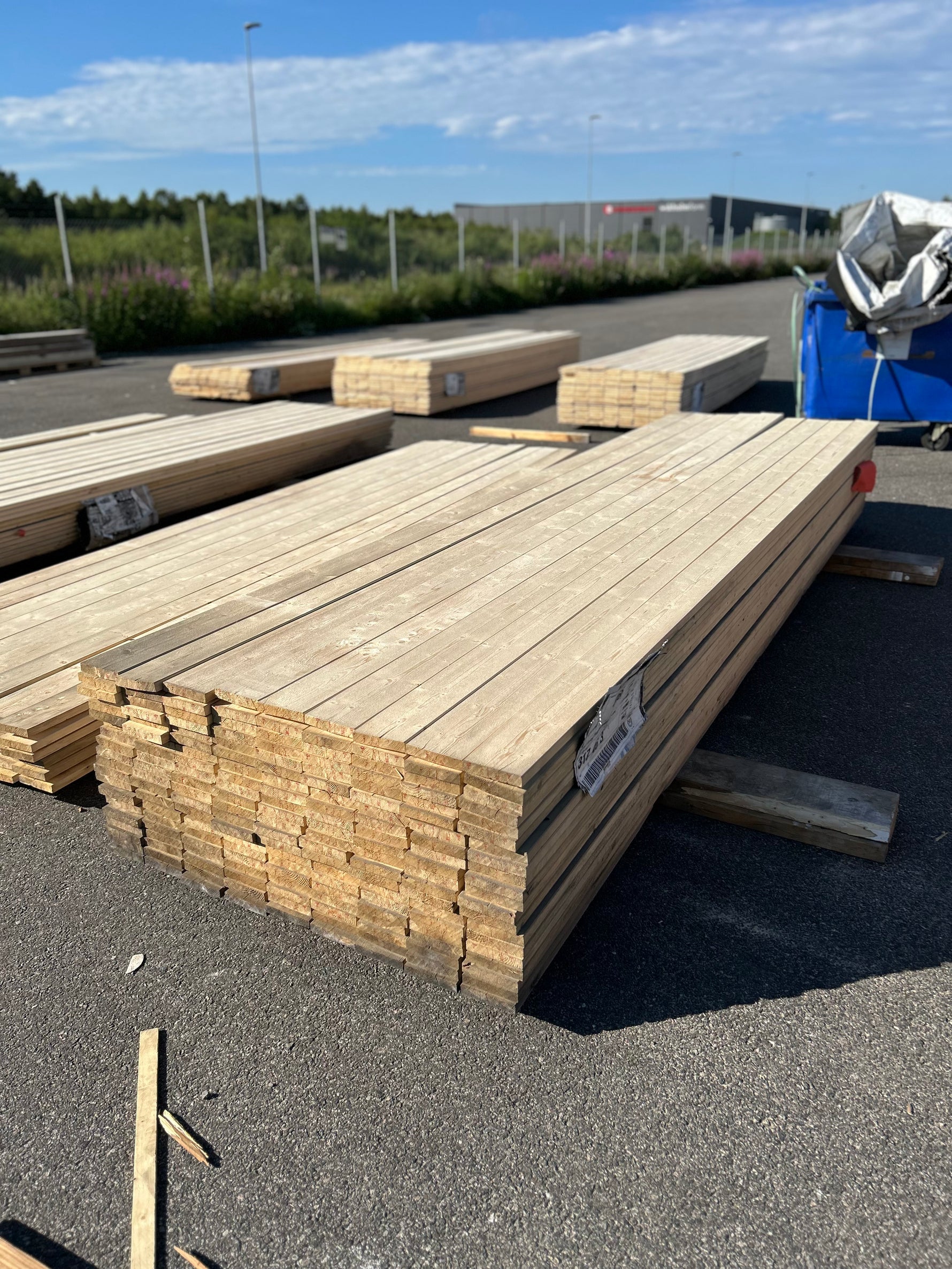 Paket Finsågade Brädor 22x120mm, 180st 4.20m- Väderbitet