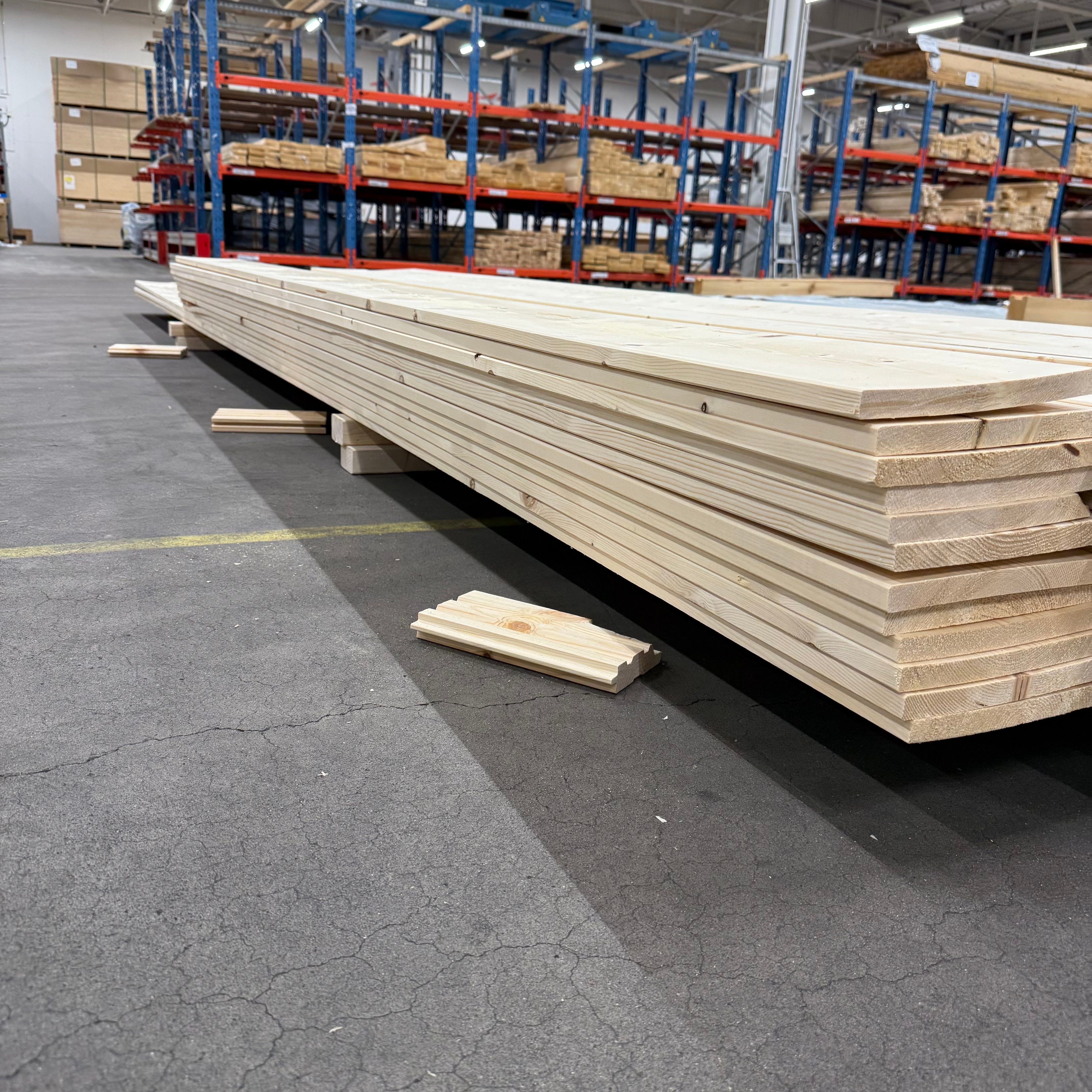 Paket Hyvlade Brädor 18x195mm – 56 st (3,3–5,5 m, gran, utskott)