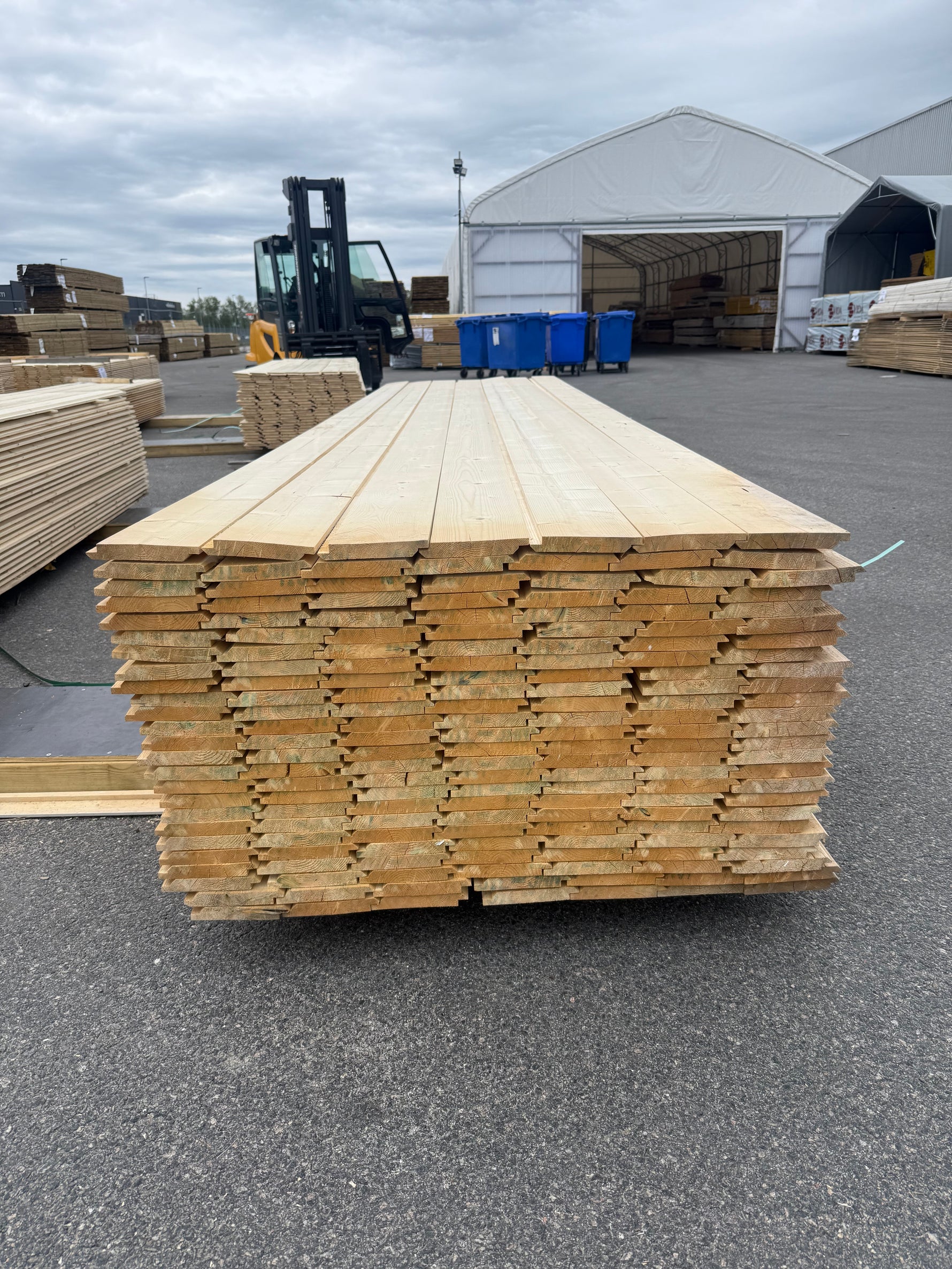 Paket Ytterpanel Dubbelfas Fals 22x145mm 4.20m- 175st (Obehandlad)