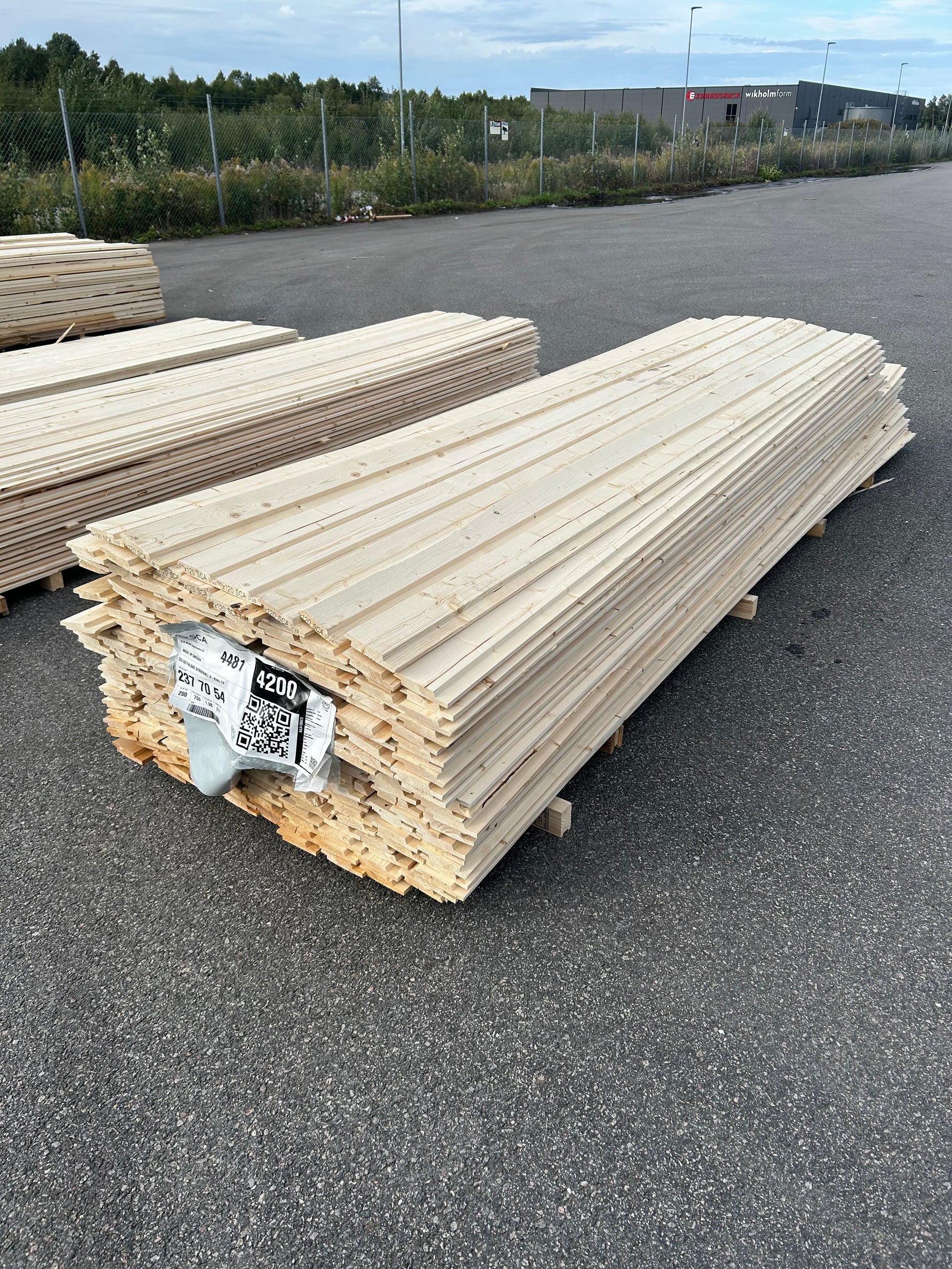 Paket Spårpanel 22x120 mm – 3,60–4,20 m (Andra sortering)