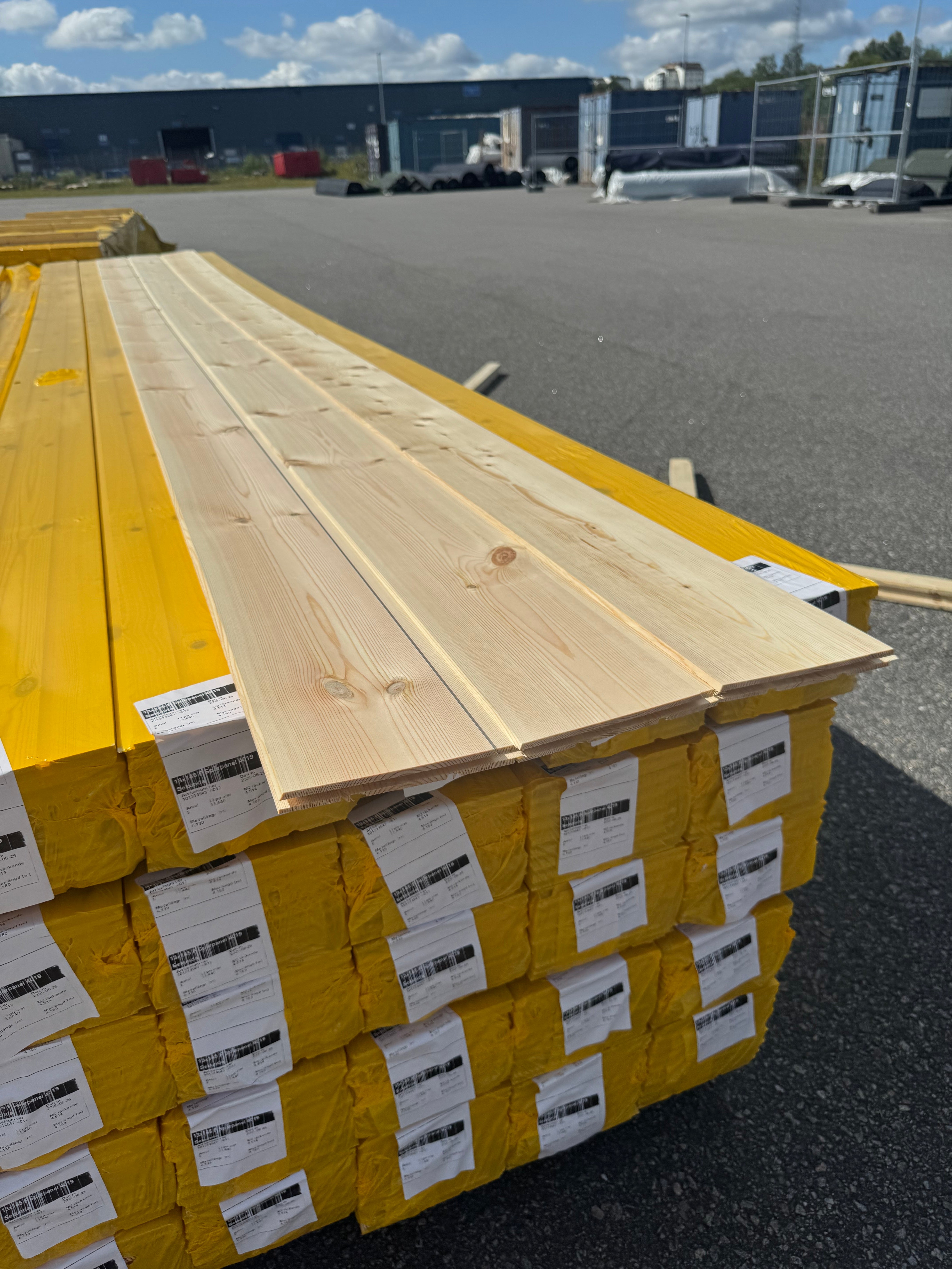 Spårpanel 13x145 Furu – Sekunda (obehandlad)