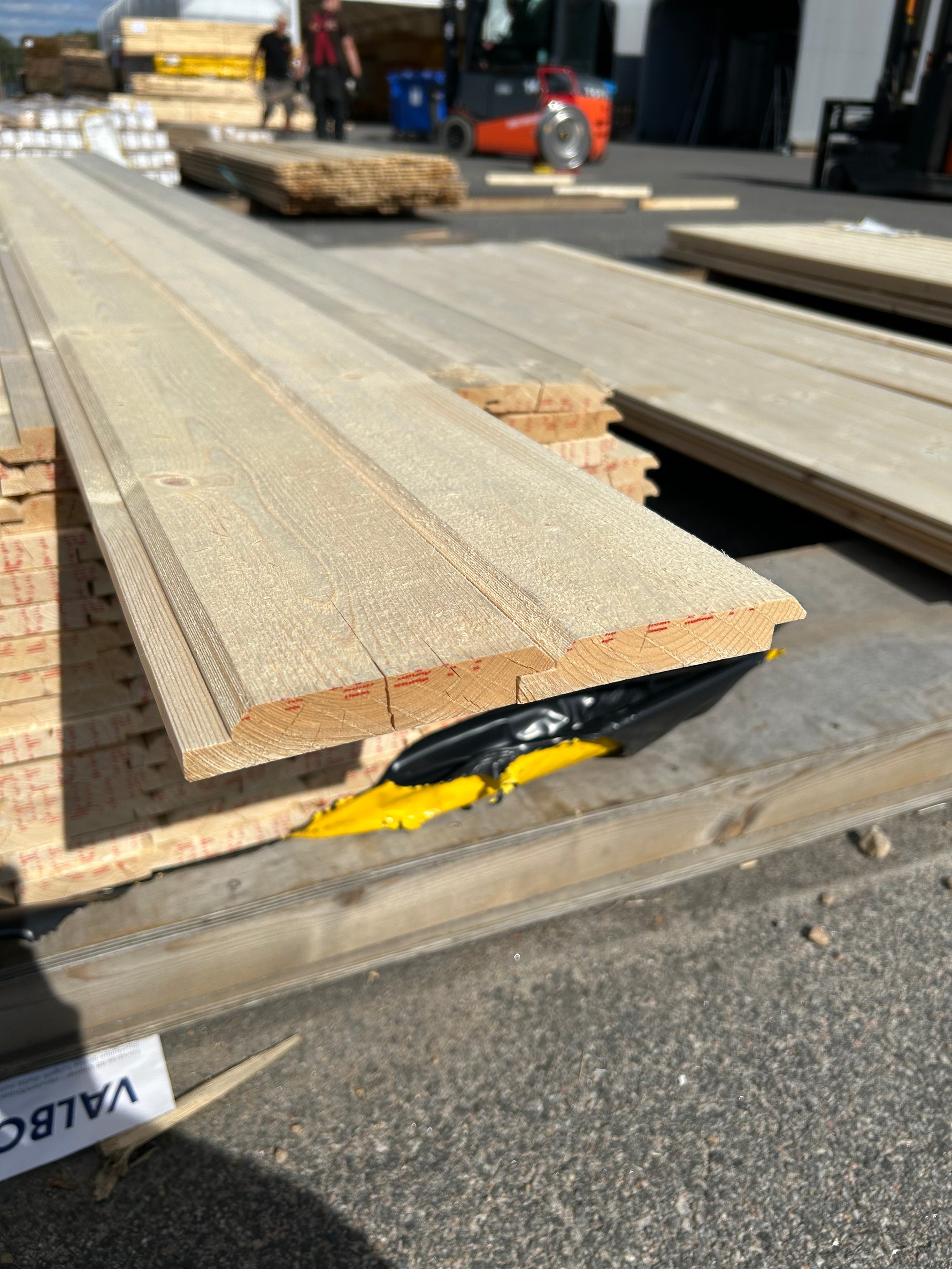 Paket Ytterpanel Dubbelfas Fals 22×120 mm 3,00 m 135 st Obehandlad