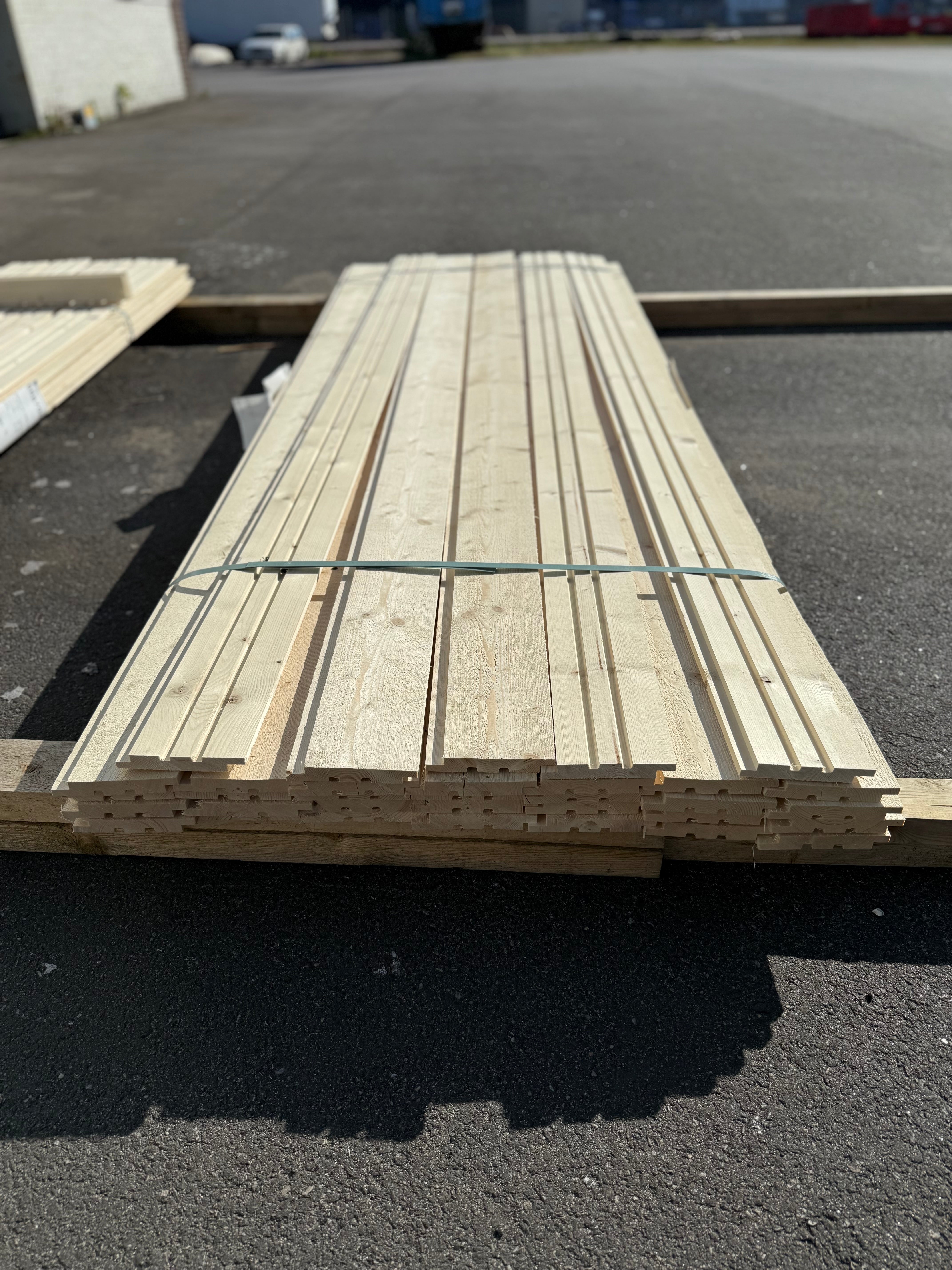 Paket Ytterpanel 21x144 2495mm 33st