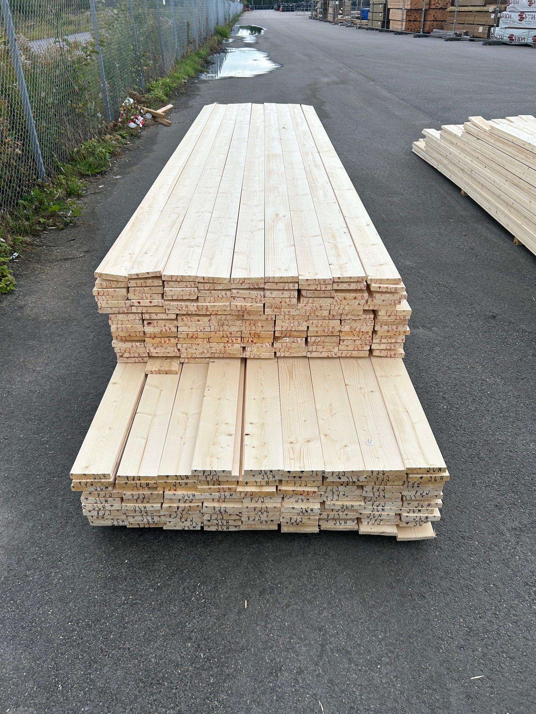 Paket Finsågade Brädor 22x120 mm – 4,20–4,80 m (Andra sortering)