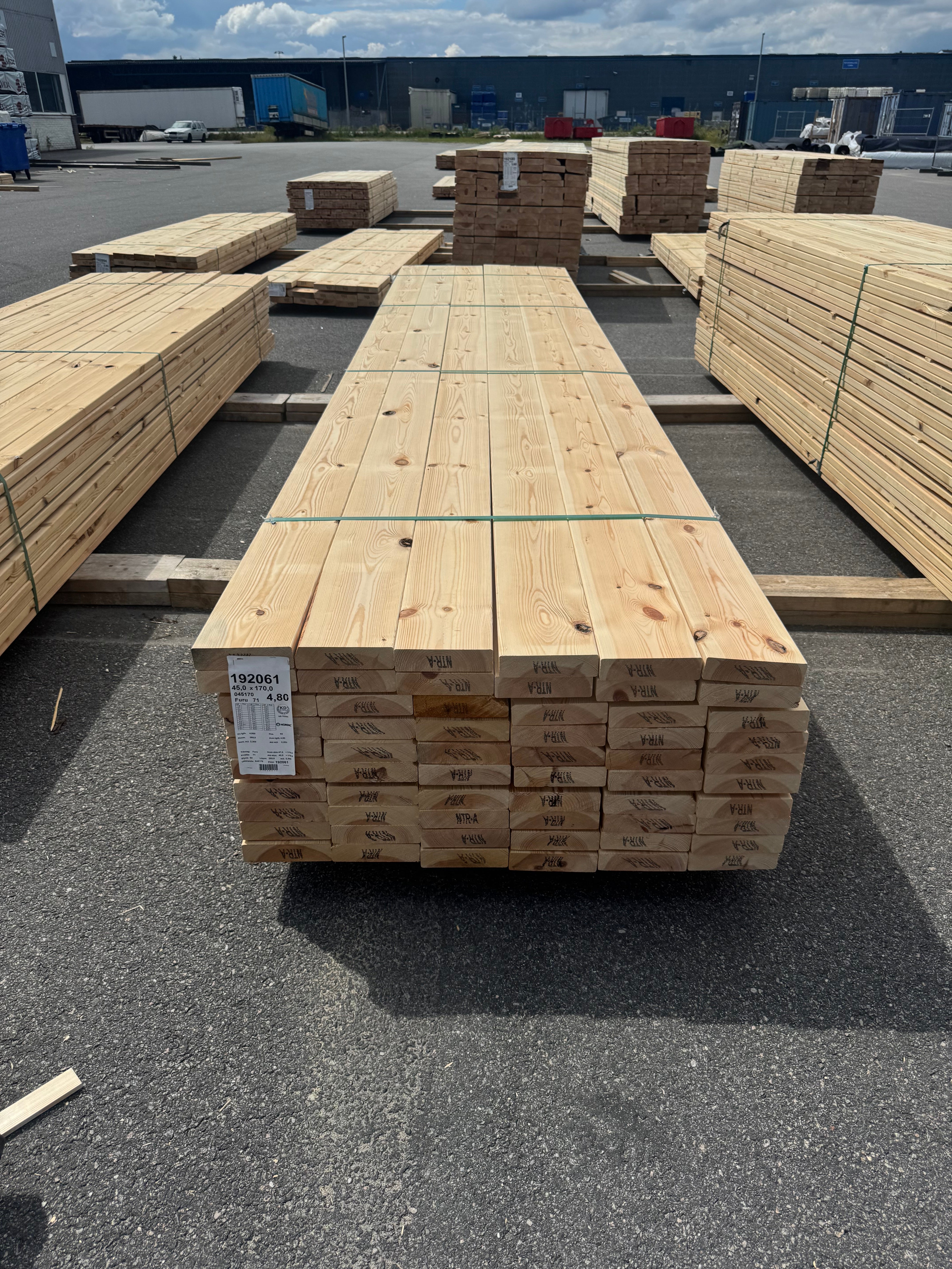 Paket Reglar 45x170 – 60 st (4,80 m, furu)