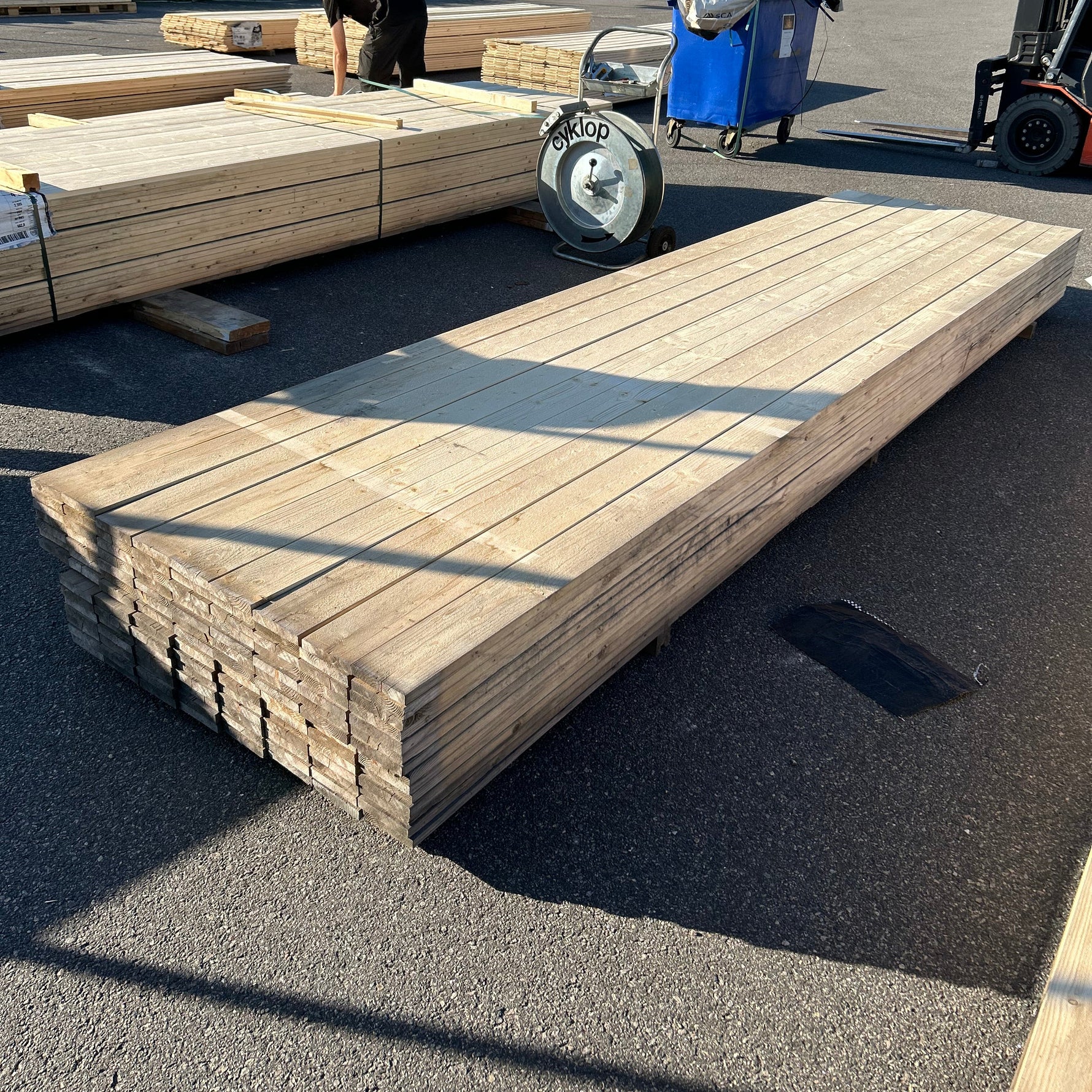 Paket Finsågade Brädor 22x120mm, 126st 4.20m- Väderbitet