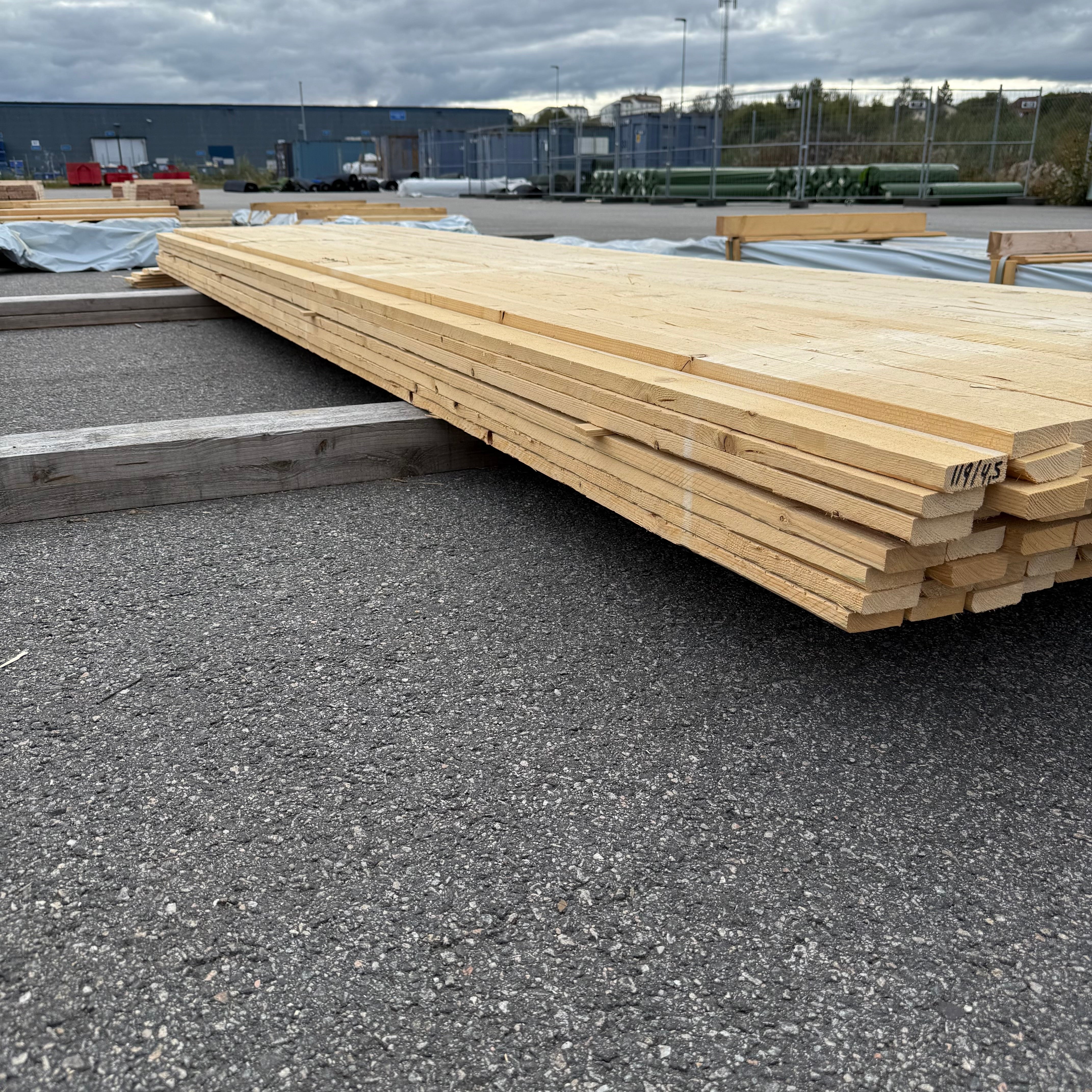 Paket Brädor 19x63mm – 119 st (4,50 m, gran, ohyvlad/råsågad)