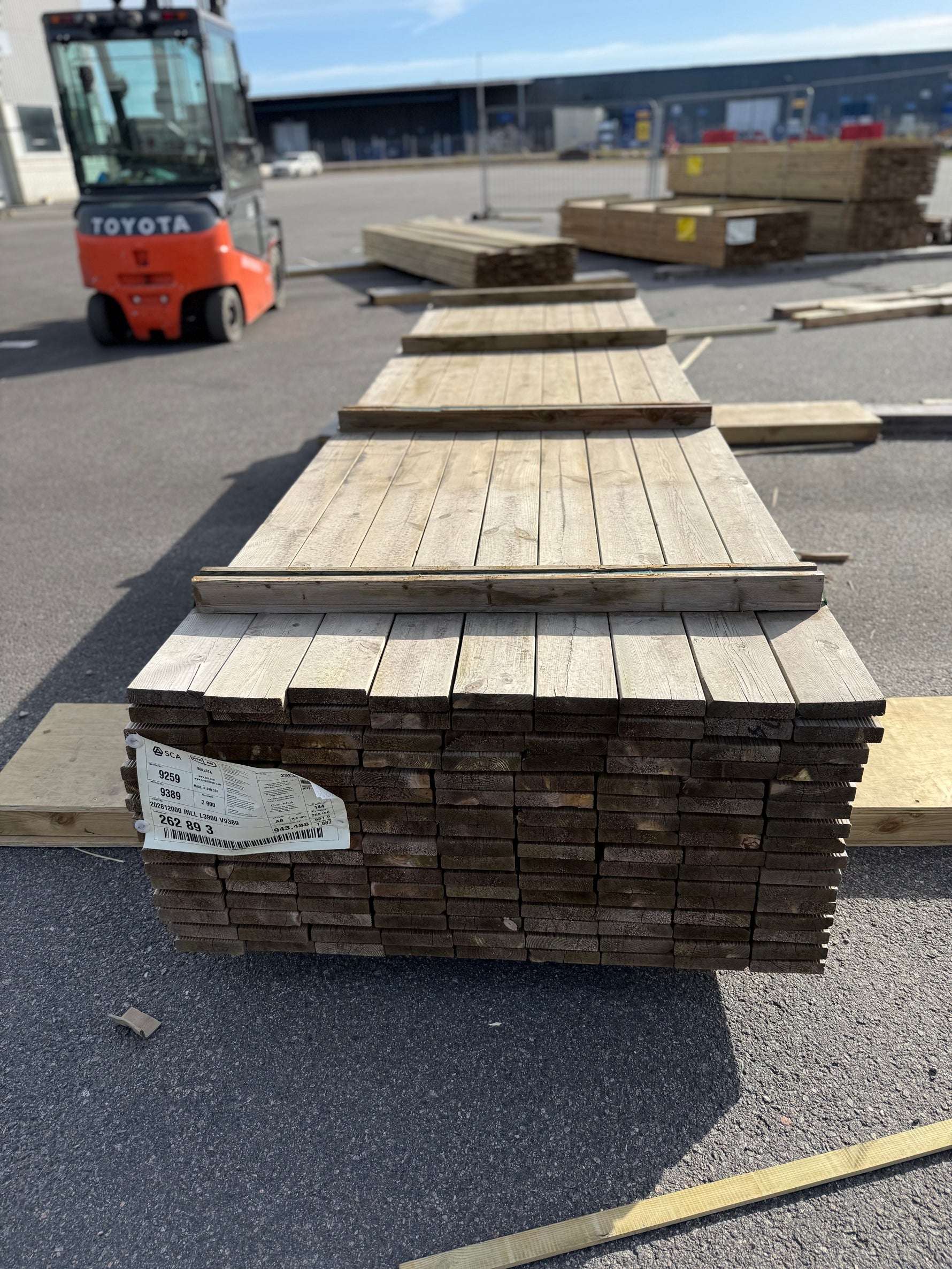 Paket Tryckimpregnerad Rillad Trall 28x120mm, 144st 3,90m
