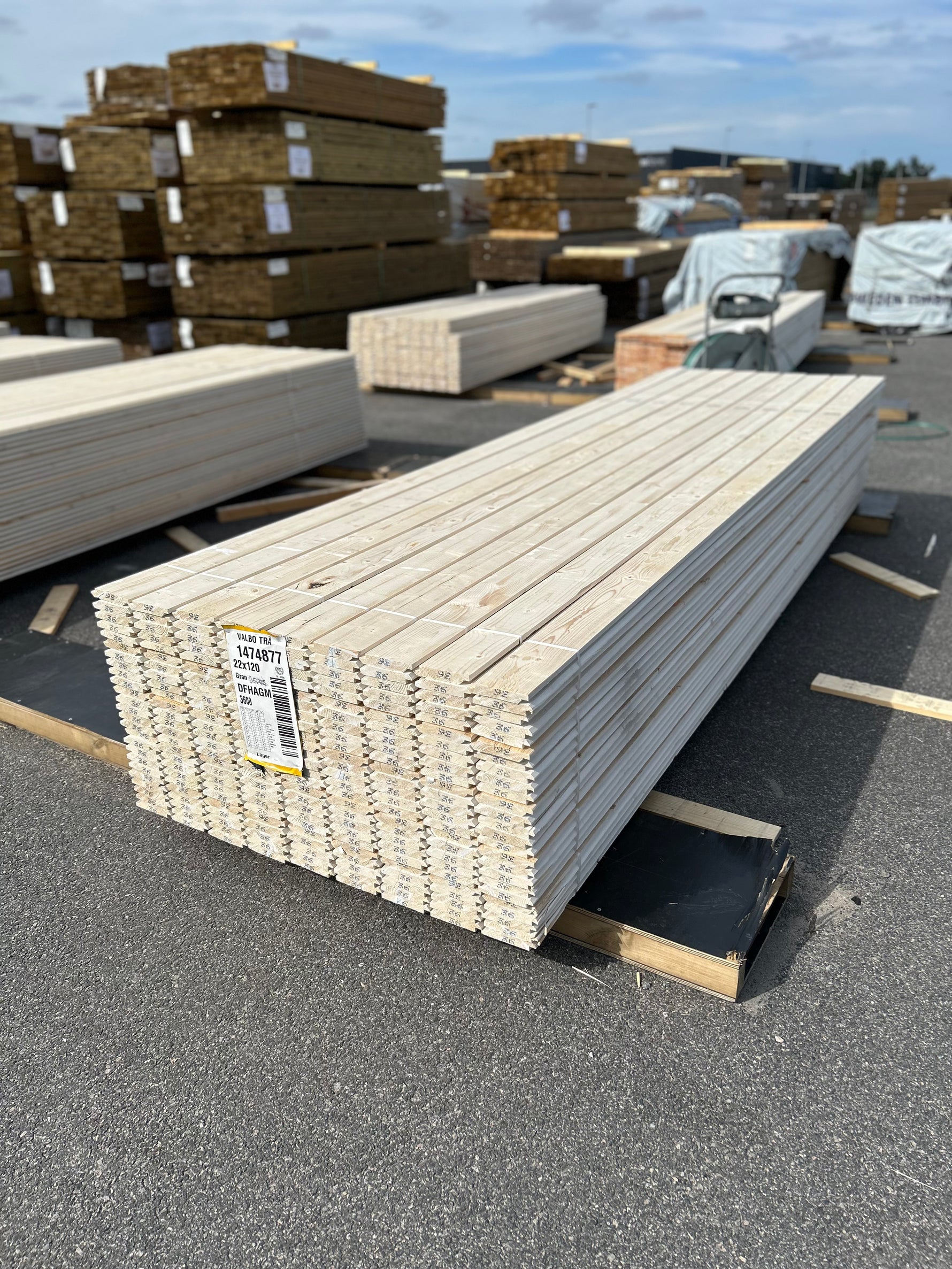 Paket Dubbelfas Halvspont 22x120mm 3,60m 225st Grundmålad