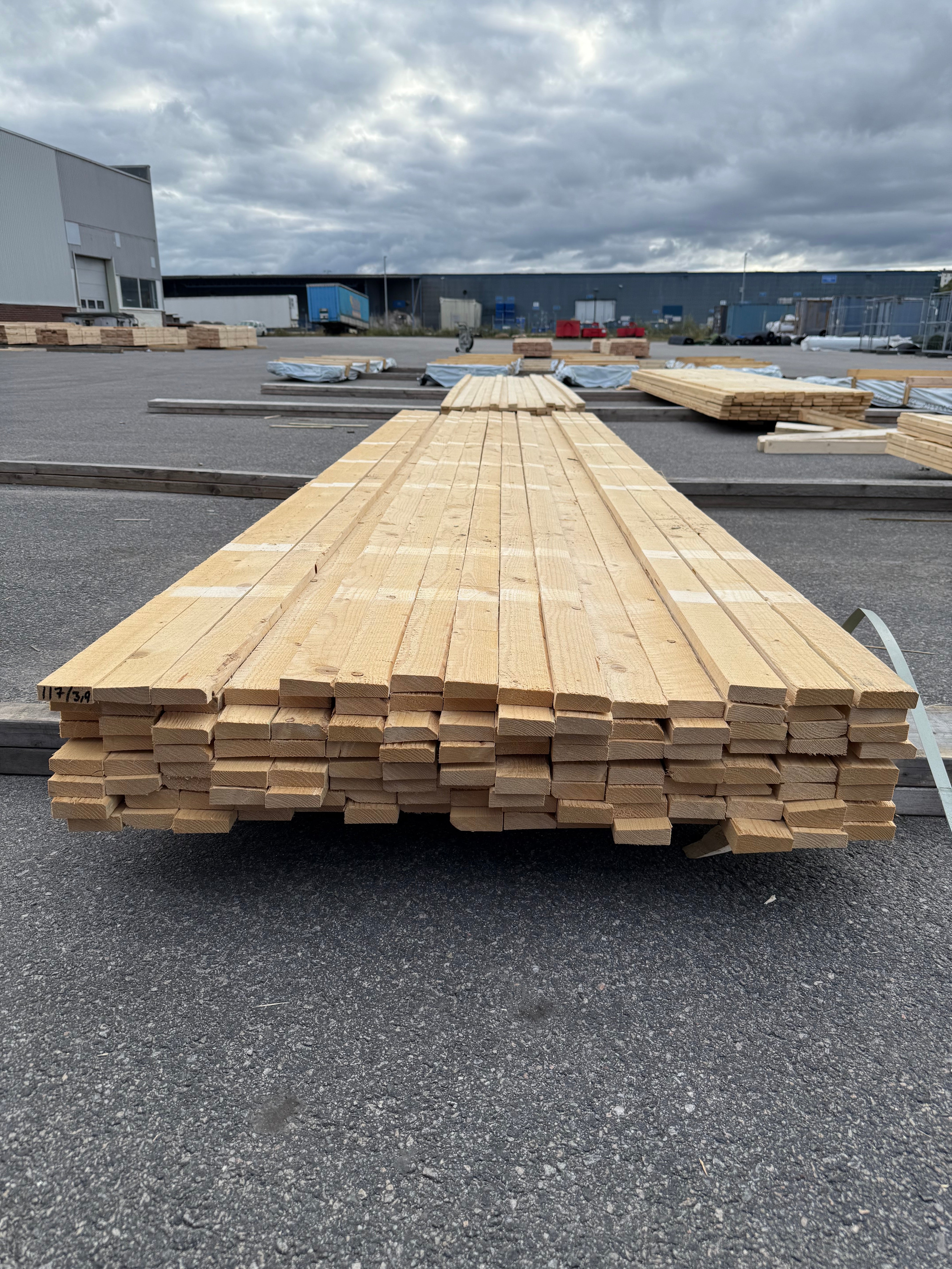 Paket Brädor 19x63mm – 117 st (3,90 m, gran, ohyvlad/råsågad)