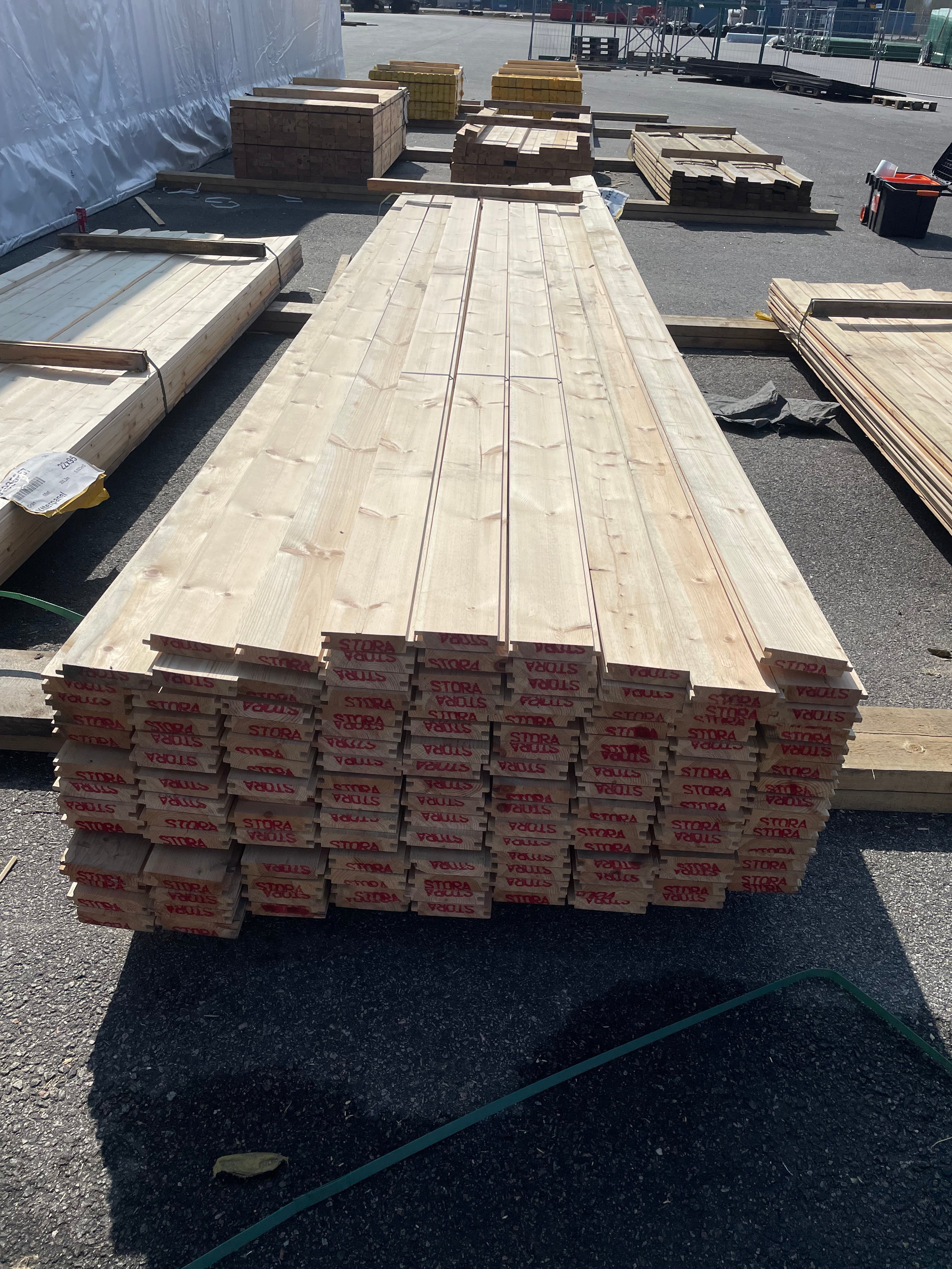 Paket Slätspont 28x120 furu FELHYVLAT