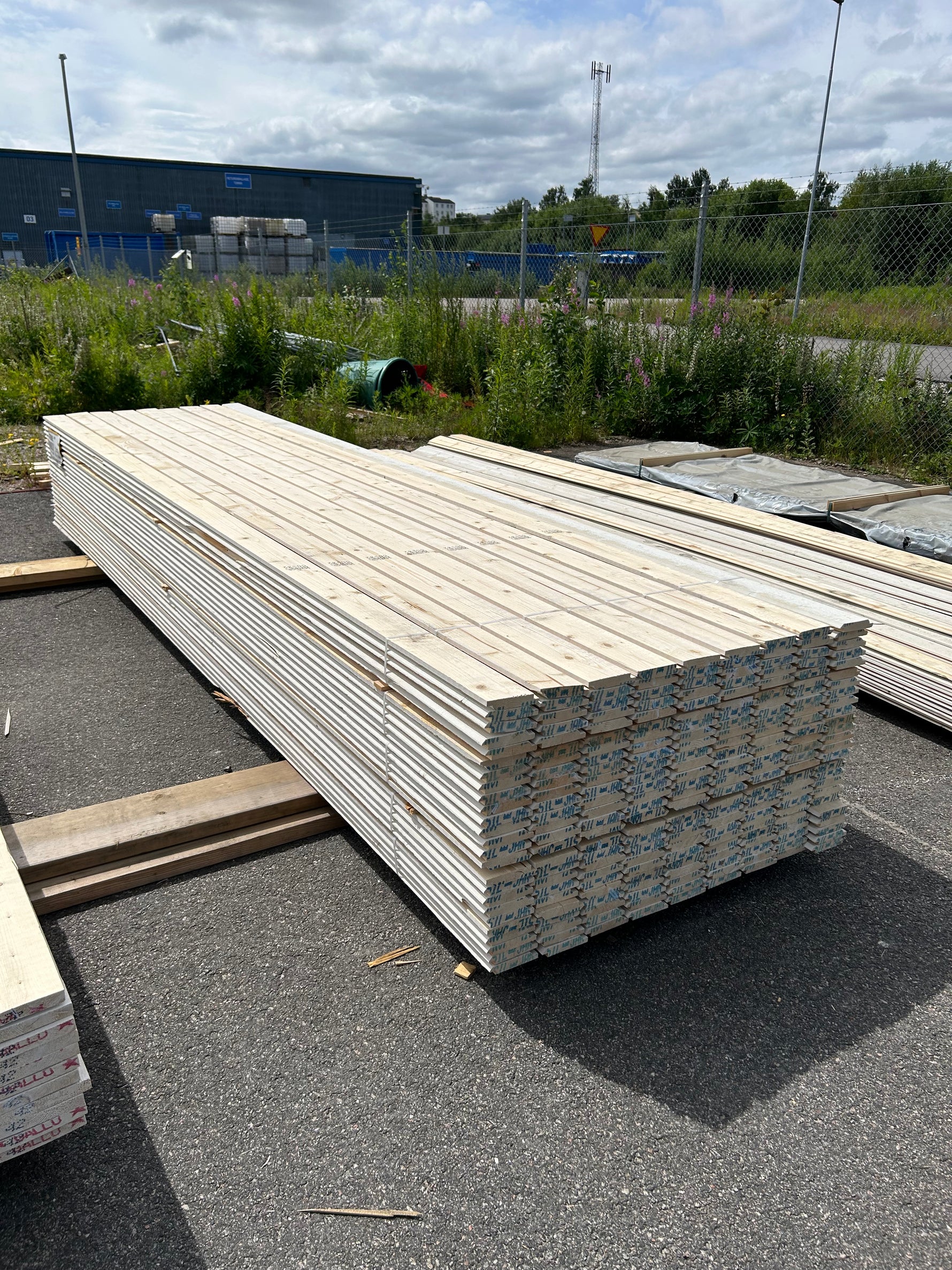 Paket Dubbelfas Halvspont 22x120mm 4,20m 225st Grundmålad