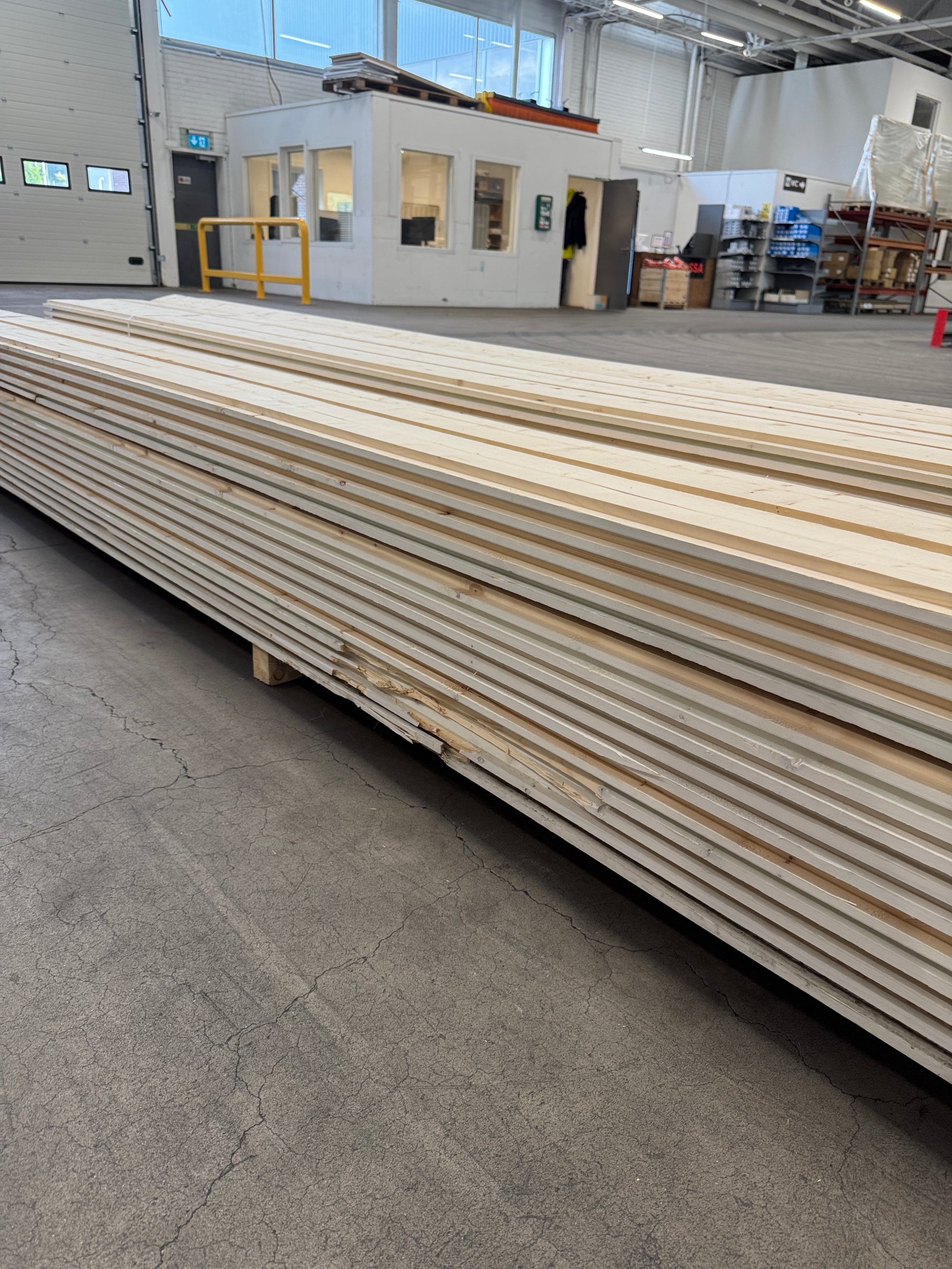 Paket Ytterpanel Enkelfas Halvspont 22x120mm, 4,50m, 127st – Grundmålad