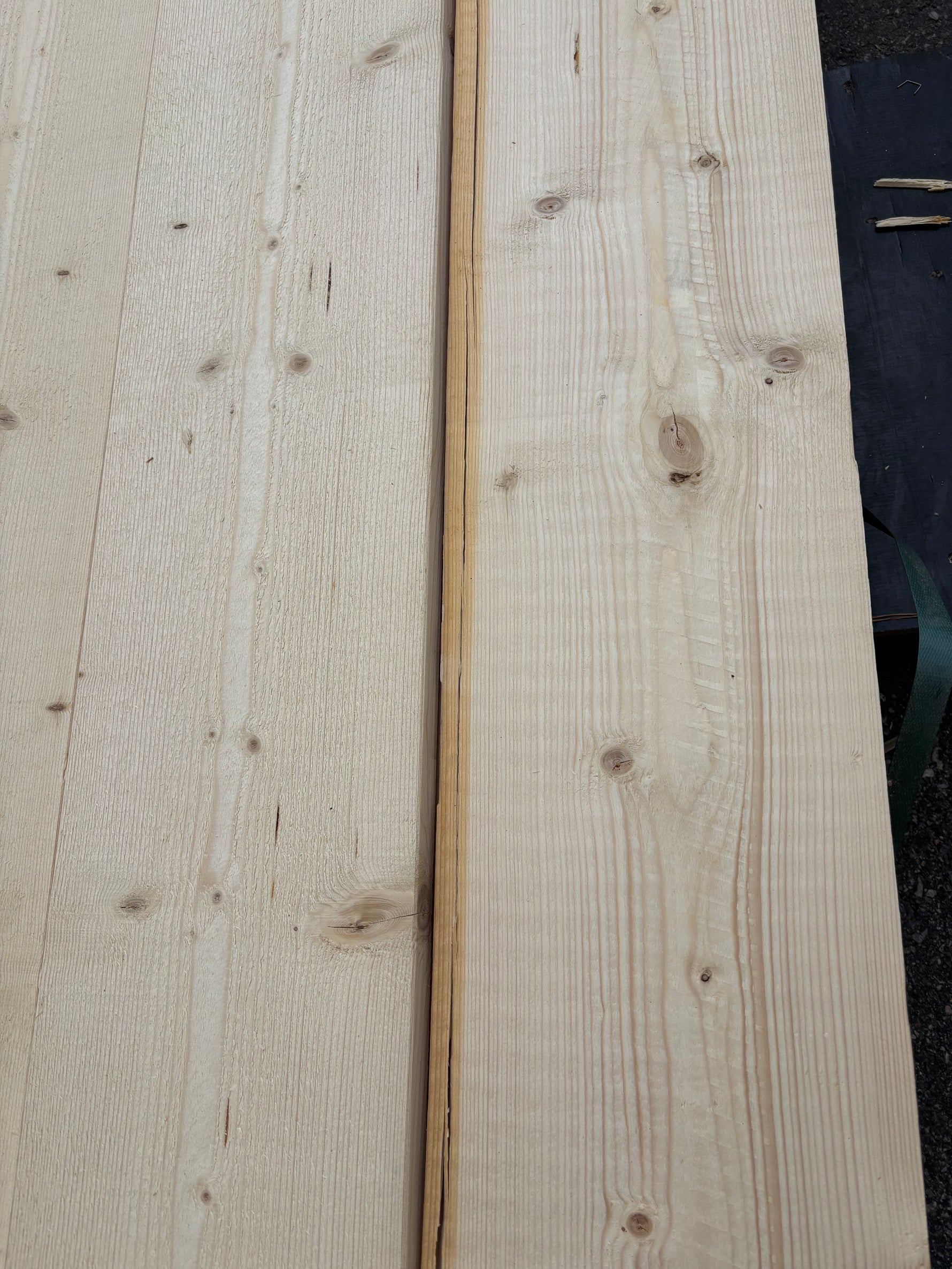 Paket Finsågade Brädor 22x220mm, 22st 4,50m