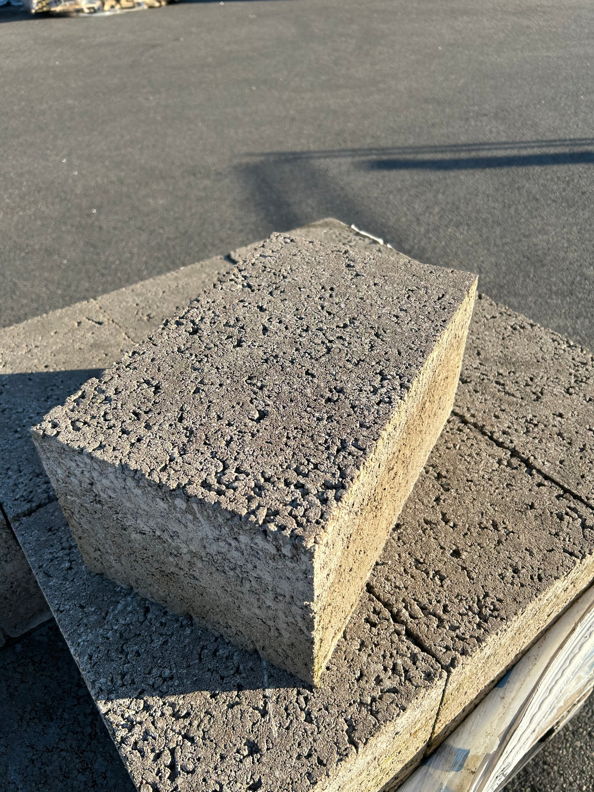 Pall Finja Betong Hålsten 25H 190×250×390 mm – 29 st