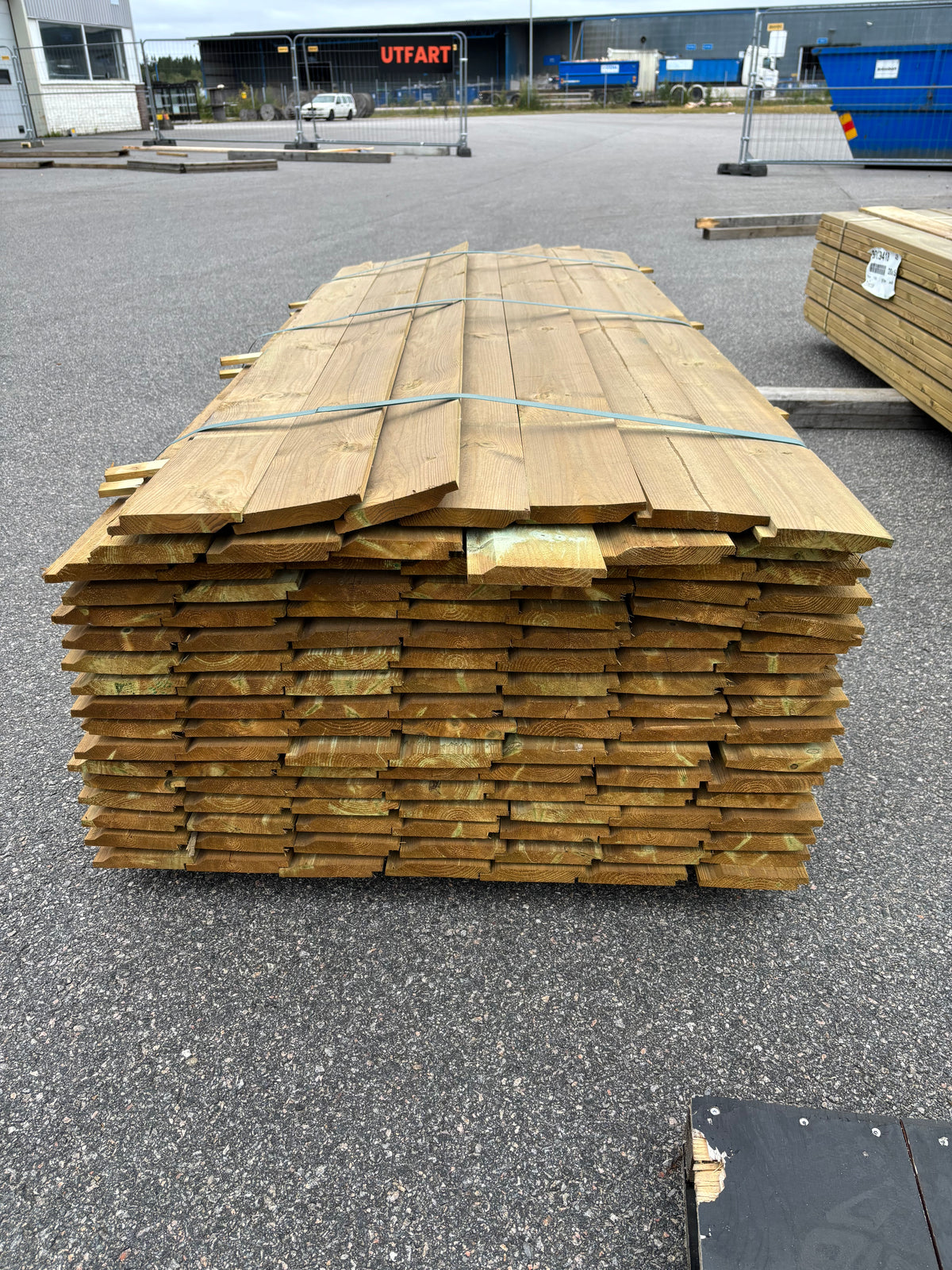 Paket Tryckimpregnerad Ytterpanel Enkelfas Halvspont 22x145mm – 118st